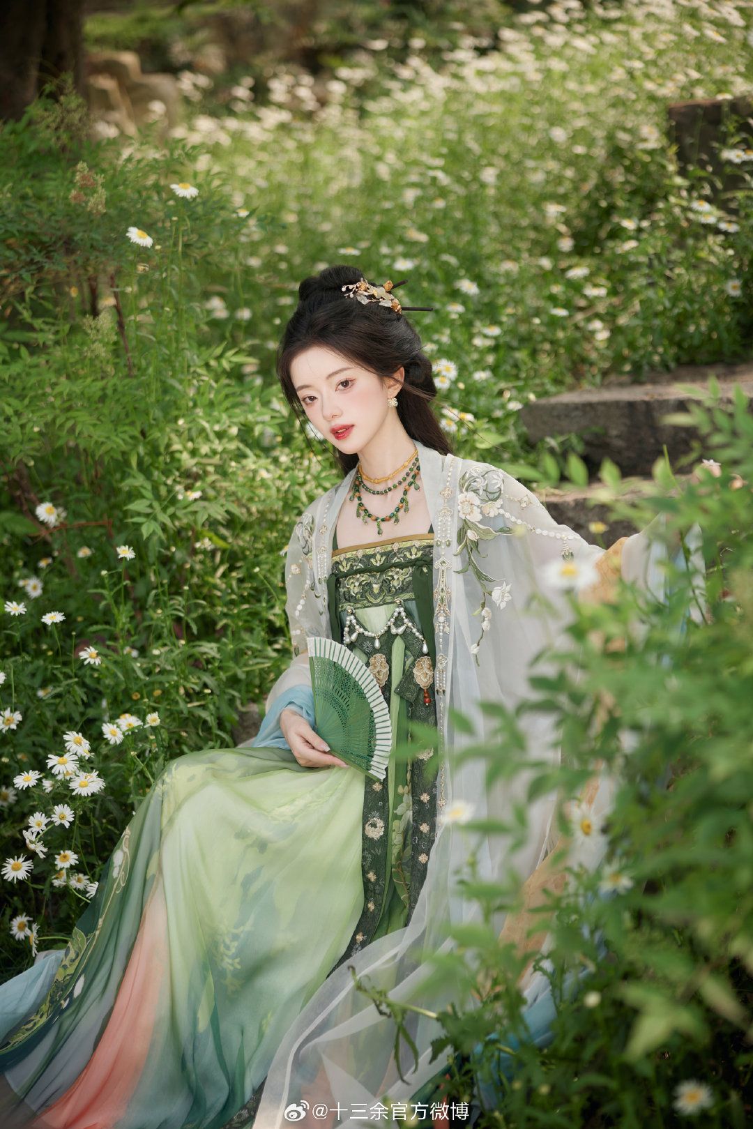 Exploring the Enigma of Black Hanfu Shoes:A Cultural Journey into Traditional Elegance Exploring the Enigma of Black Hanfu Shoes:A Cultural Journey into Traditional Elegance