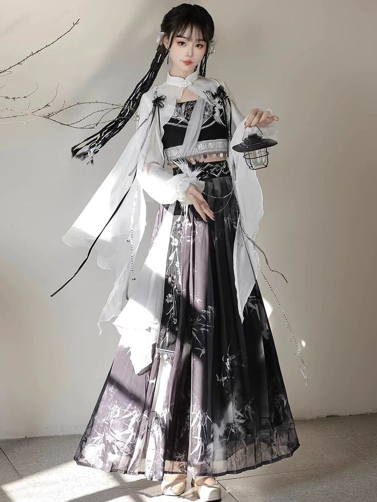 The Charm of Cheongsam-Style Short-Sleeve Tops with盘扣细节 The Charm of Cheongsam-Style Short-Sleeve Tops with盘扣细节