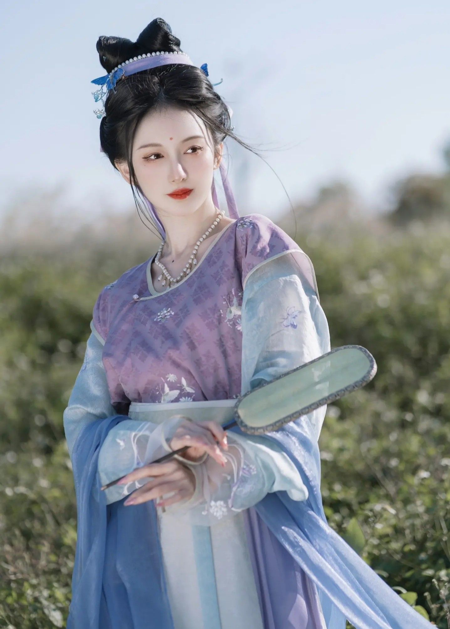 Embracing Modern Convenience:Reimagining the Cheongsam for Nursing Moms Embracing Modern Convenience:Reimagining the Cheongsam for Nursing Moms