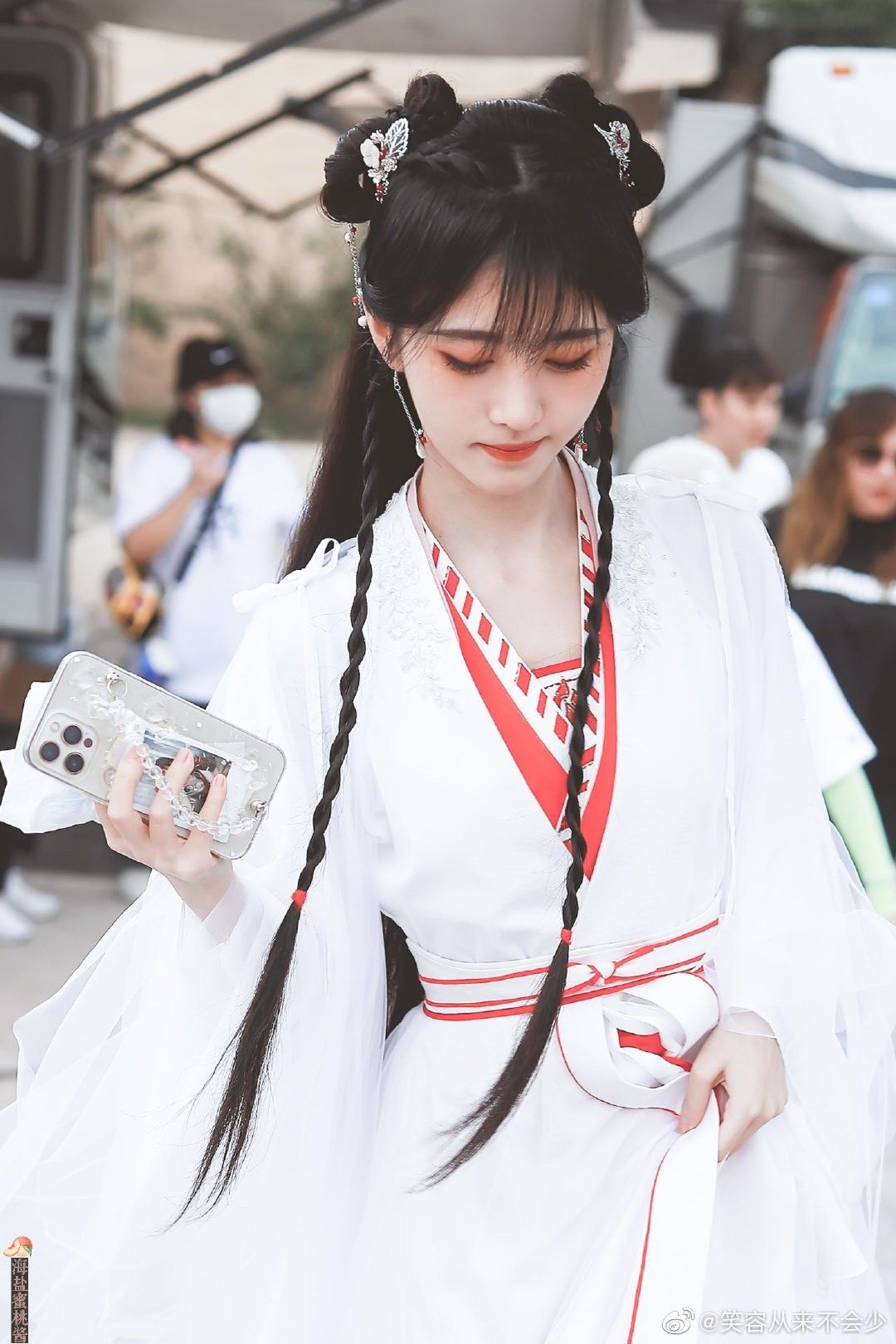 Ancient Elegance in Summer:The Allure of Traditional Chinese Hanfu女装 Ancient Elegance in Summer:The Allure of Traditional Chinese Hanfu女装