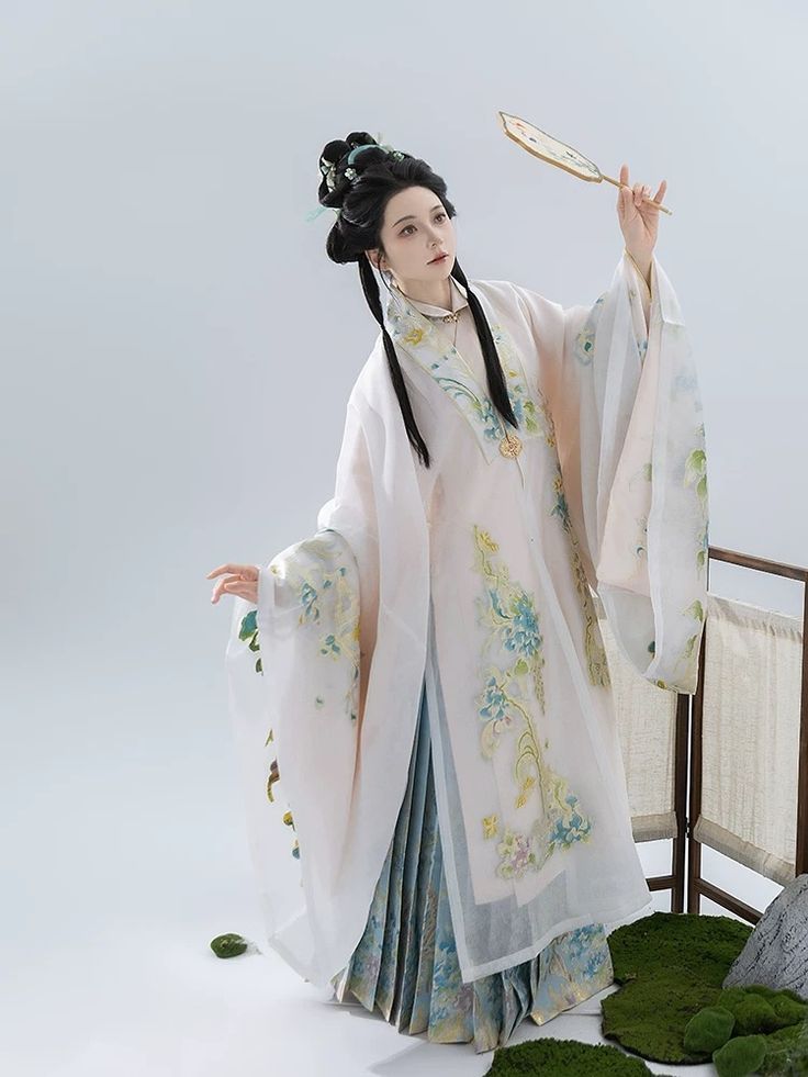 White Blouse and Horseface Skirt:A Classic and Elegant Combination White Blouse and Horseface Skirt:A Classic and Elegant Combination