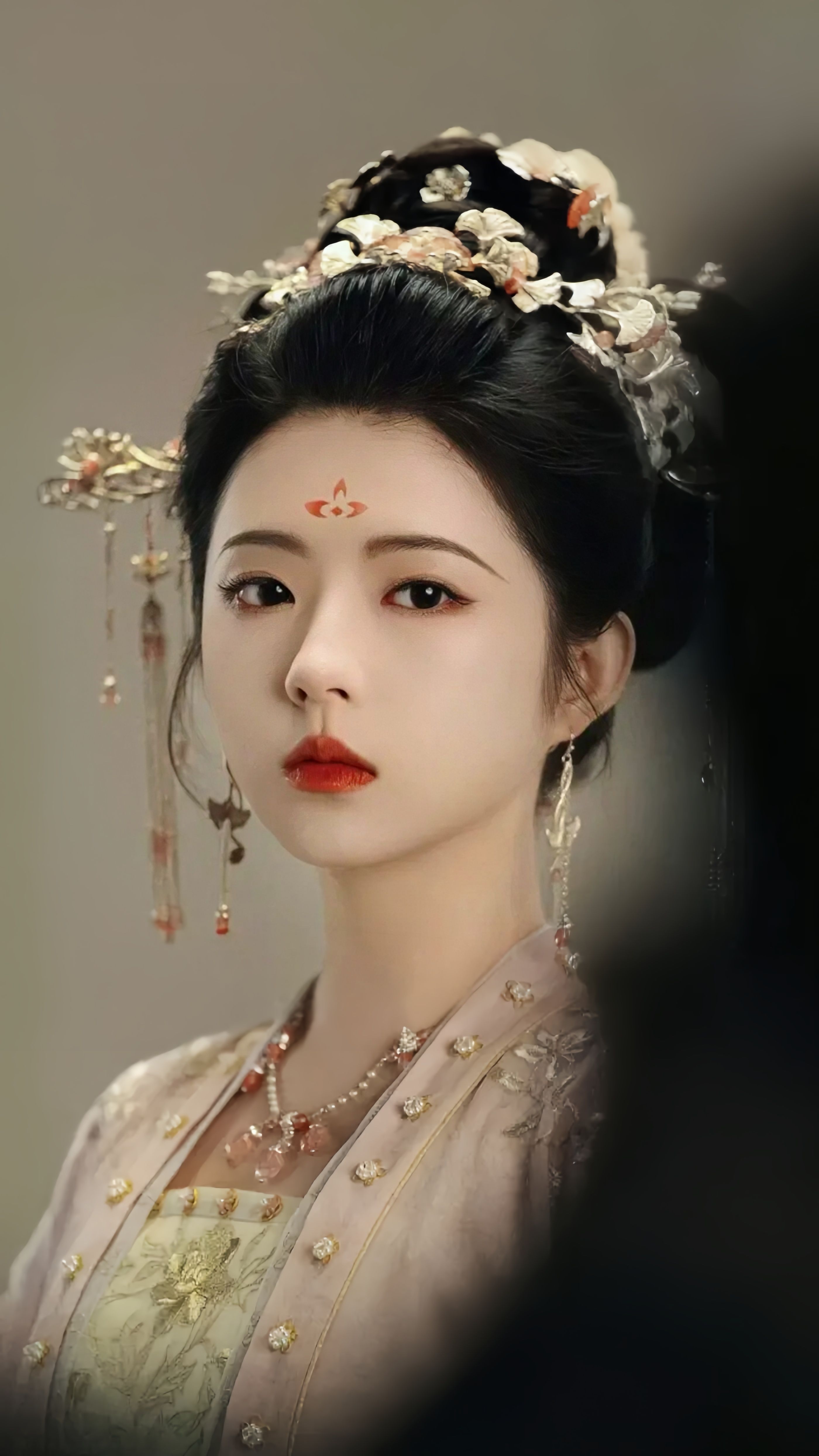 A Summer Tale of the Little Girl in Traditional Chinese-Style Hanfu Dress and Horseface Skirt A Summer Tale of the Little Girl in Traditional Chinese-Style Hanfu Dress and Horseface Skirt