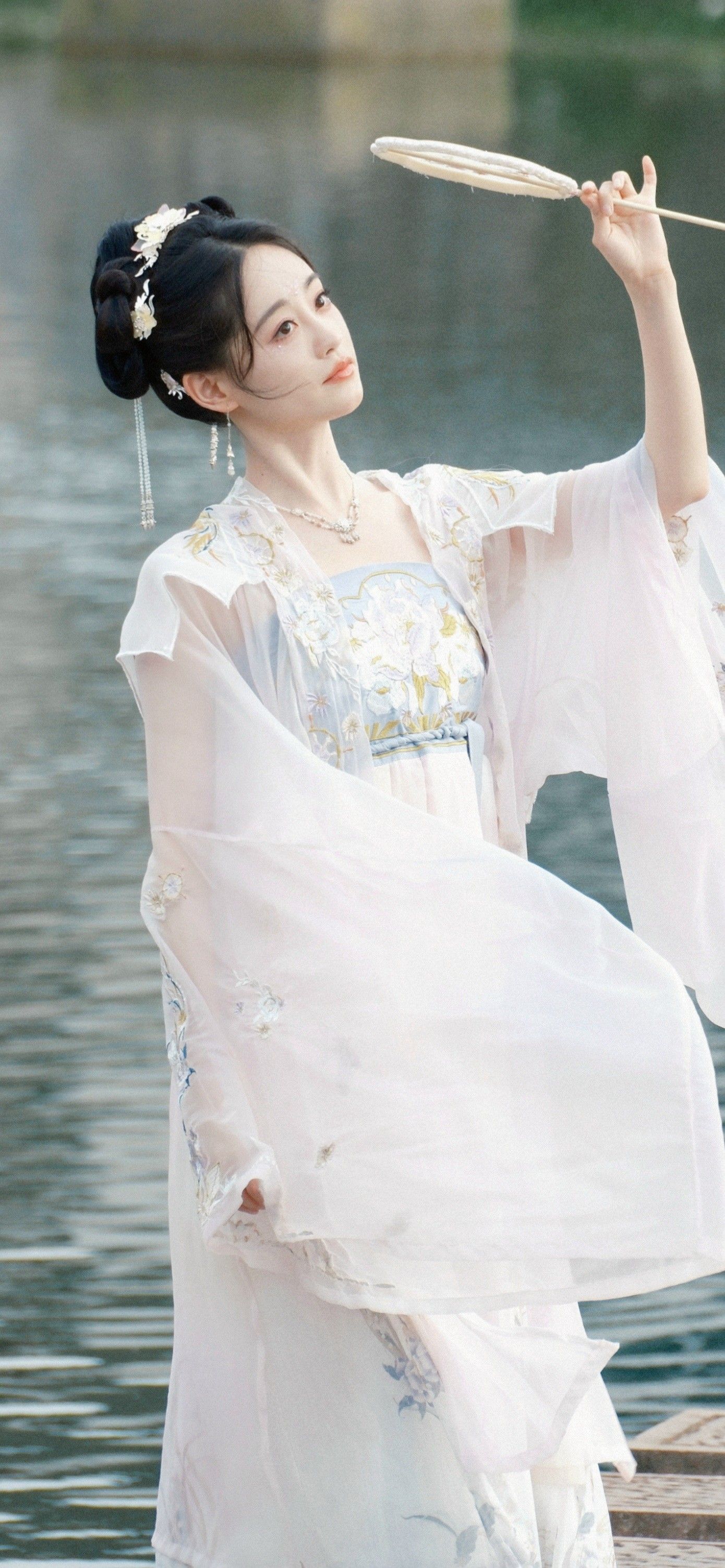 The Evolution of Flower-Adorned Shoes in Hanfu Fashion:A Cultural Exploration The Evolution of Flower-Adorned Shoes in Hanfu Fashion:A Cultural Exploration