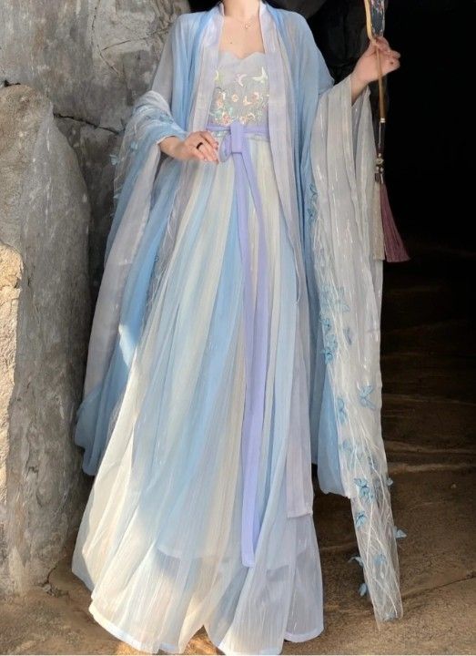 Hanfu Fashion for Petite Women:A Guide to Styling Traditional Chinese Attire Hanfu Fashion for Petite Women:A Guide to Styling Traditional Chinese Attire