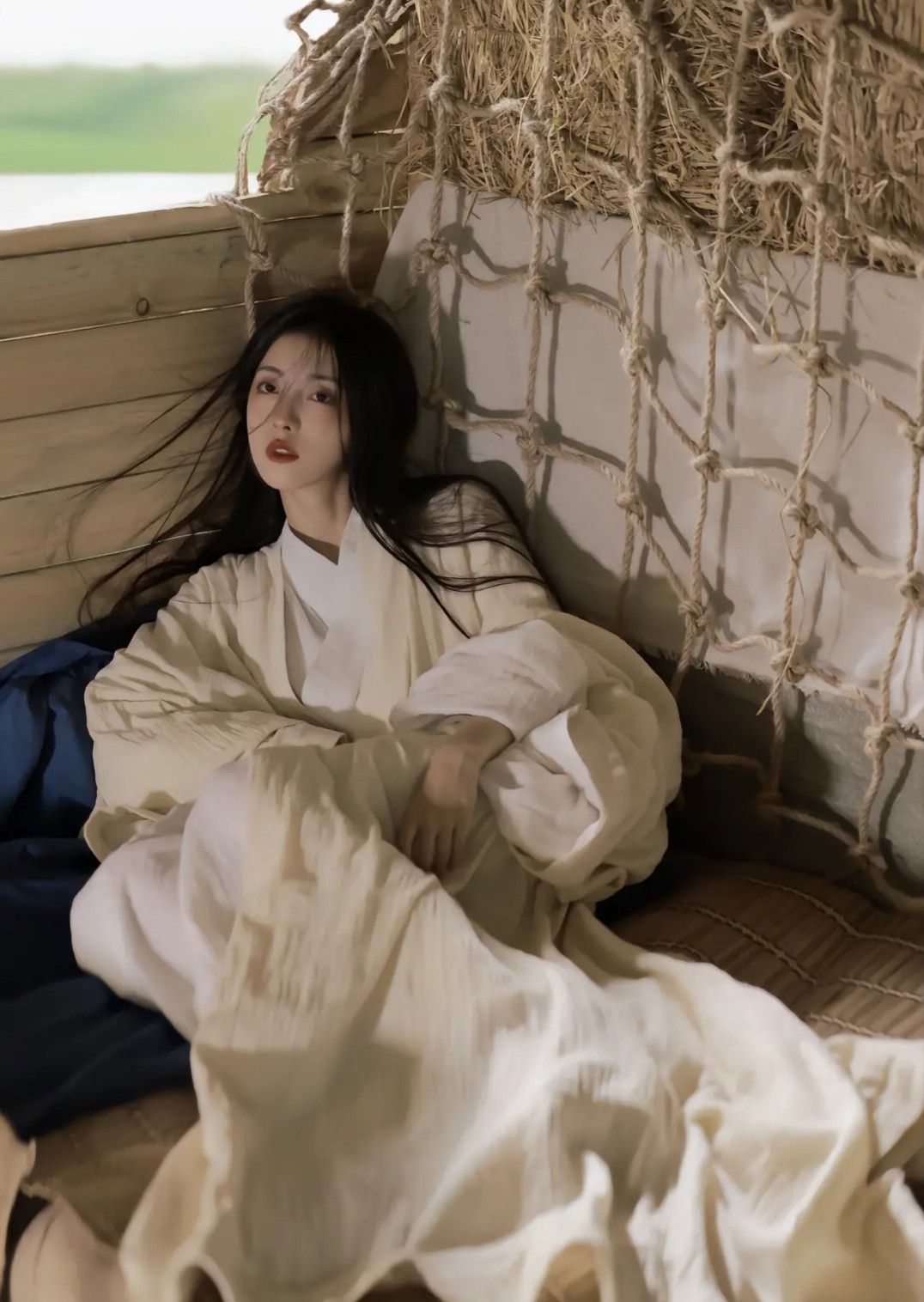 A Tang Dynasty Palace Dinner Dance in Traditional Hanfu for a Young Girl A Tang Dynasty Palace Dinner Dance in Traditional Hanfu for a Young Girl