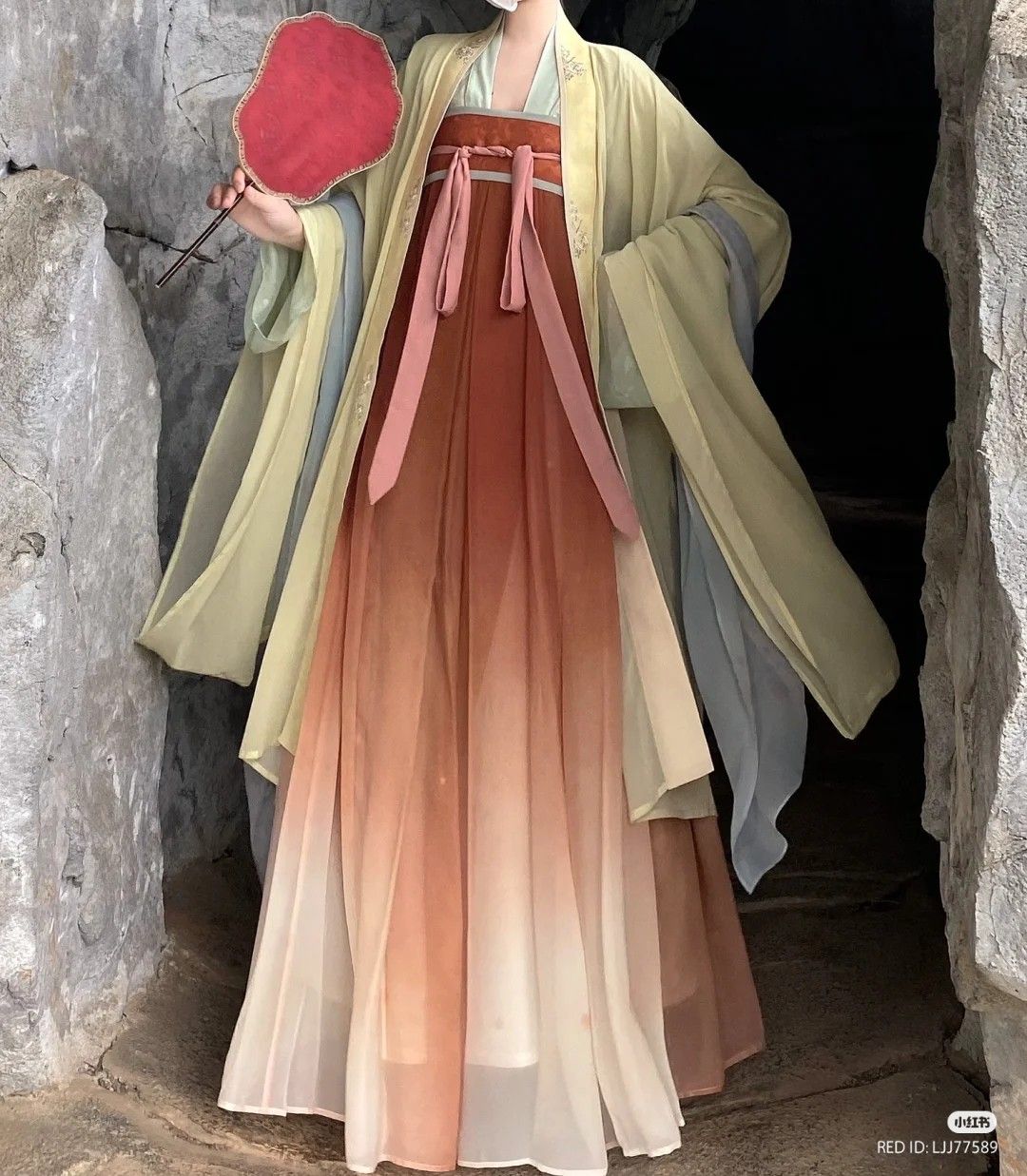 The Revival of Hanfu and Ancient Costume Shoes:A Journey Through Traditional Chinese Elegance The Revival of Hanfu and Ancient Costume Shoes:A Journey Through Traditional Chinese Elegance