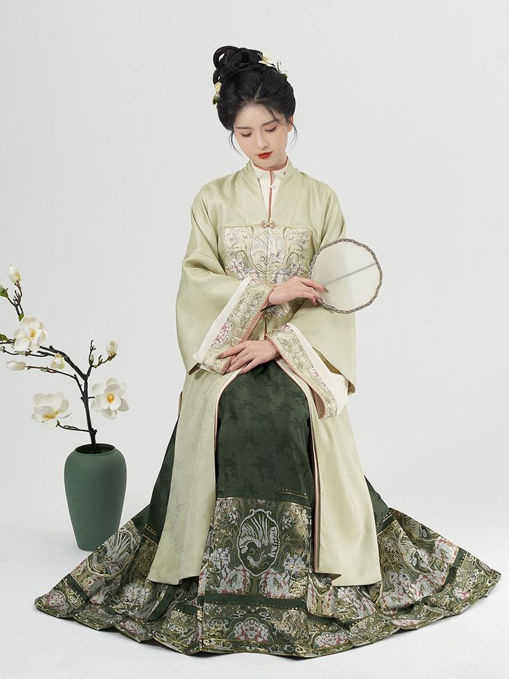 The Superior Quality of Silk Cheongsam:A Delve into the Fine Fabric The Superior Quality of Silk Cheongsam:A Delve into the Fine Fabric
