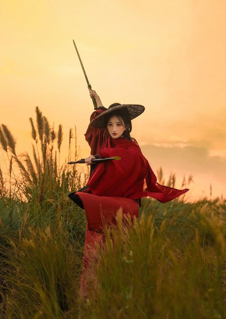 Embracing the Essence of Tranquility:Original Hanfu Fashion in the Light of Stillness Embracing the Essence of Tranquility:Original Hanfu Fashion in the Light of Stillness