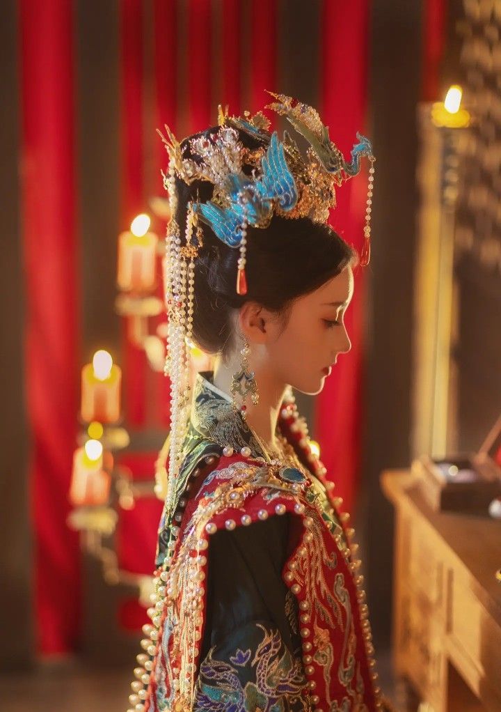 Sleeveless Neck-hanging Cheongsam:A Blend of Traditional Elegance and Modern Charm Sleeveless Neck-hanging Cheongsam:A Blend of Traditional Elegance and Modern Charm