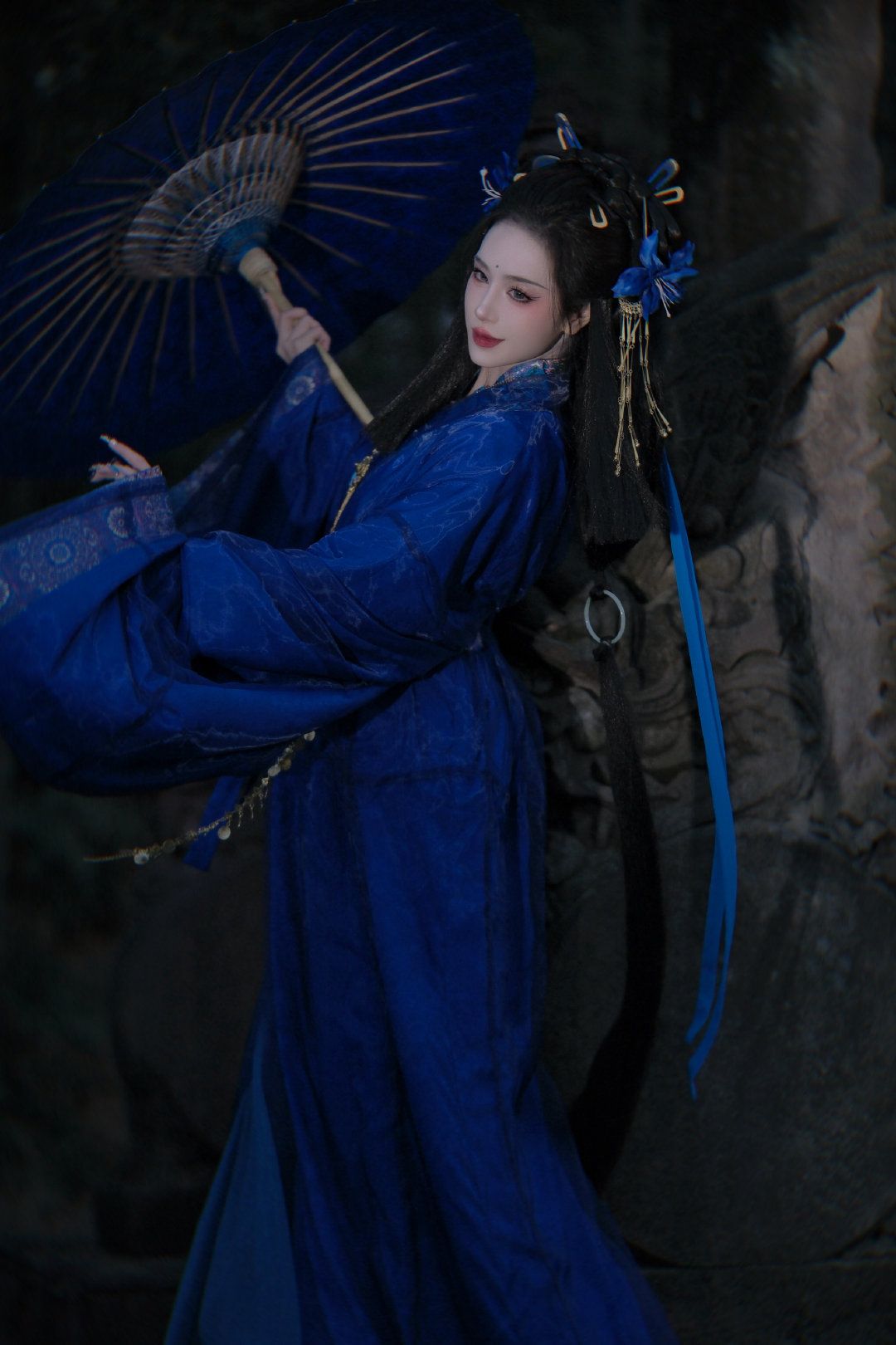 Embracing the Elegance of Fan Bingbings Qipao:A Journey into Traditional Chinese Beauty Embracing the Elegance of Fan Bingbings Qipao:A Journey into Traditional Chinese Beauty
