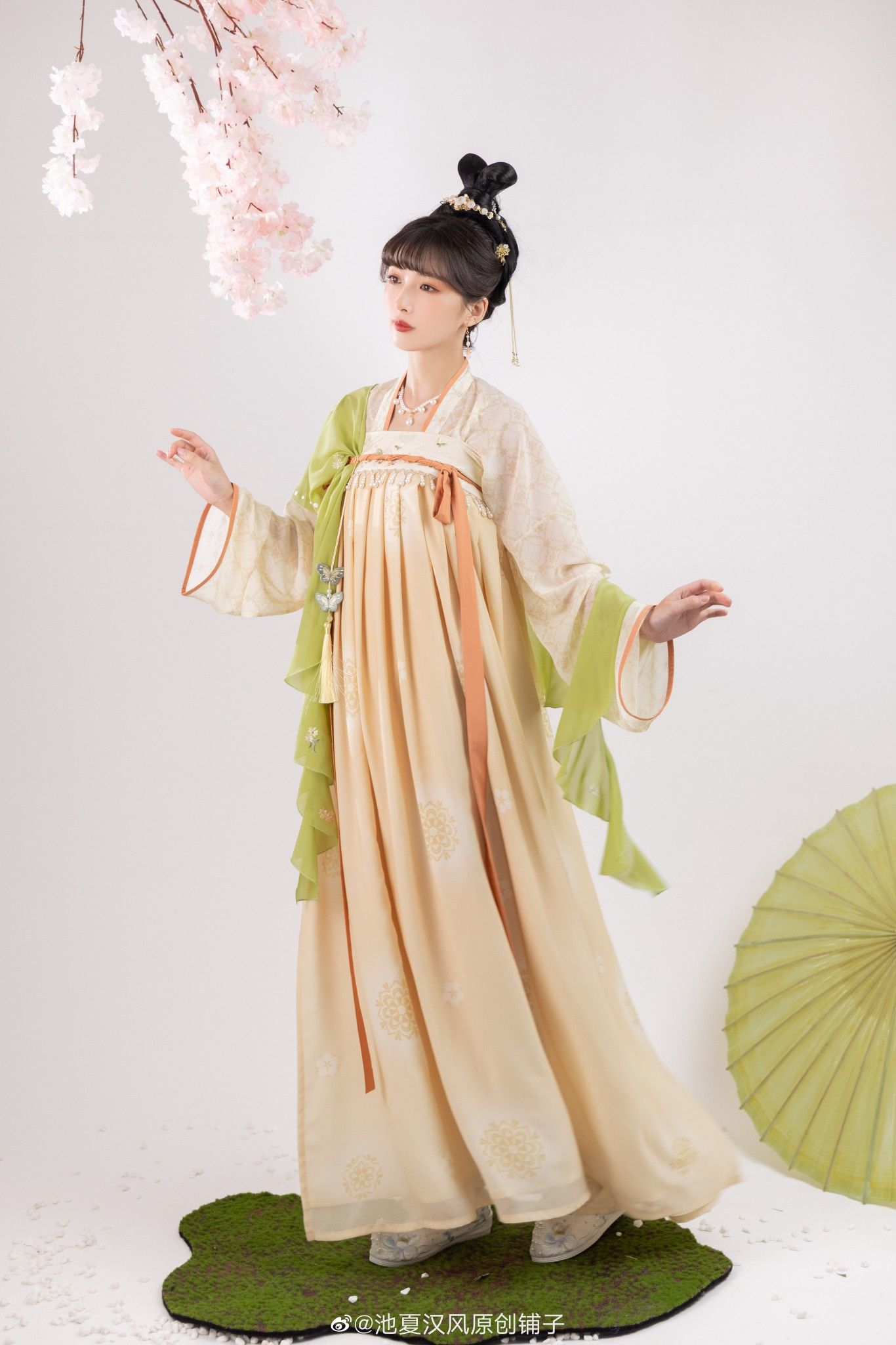 Doll Hanfu Fashion:The Rise of娃娃汉服 in Cultural Trend Doll Hanfu Fashion:The Rise of娃娃汉服 in Cultural Trend
