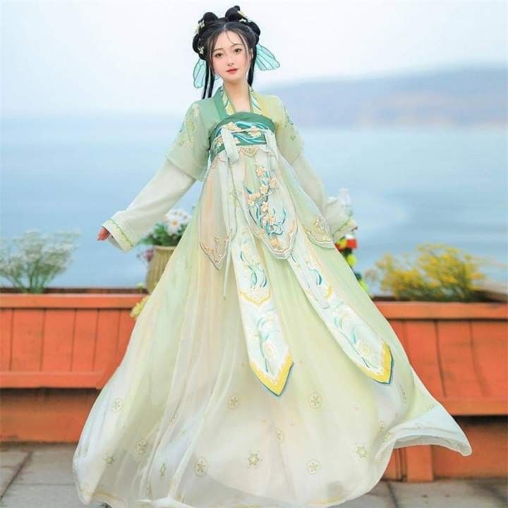 The Enchantment of Shoes with Horseface Skirt:A Fashion Fusion The Enchantment of Shoes with Horseface Skirt:A Fashion Fusion