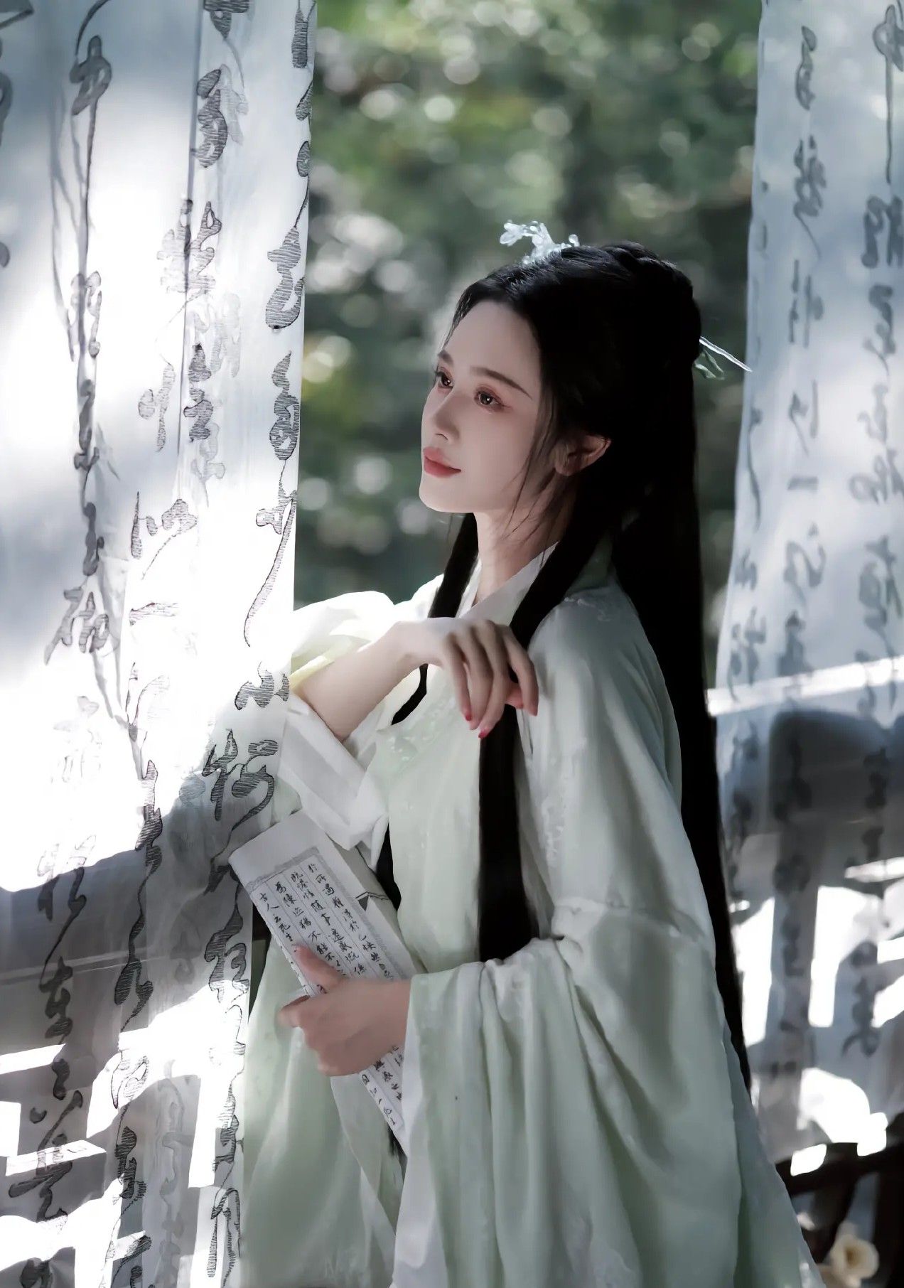 Ancient Elegance:The Dance of Traditional Chinese Hanfu Skirts Ancient Elegance:The Dance of Traditional Chinese Hanfu Skirts