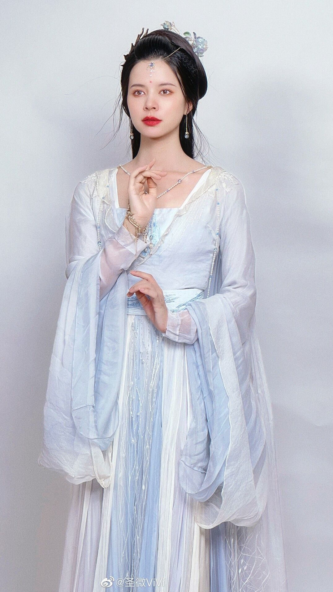 The Splendor of Blue in Ming Dynasty Hanfu Fashion The Splendor of Blue in Ming Dynasty Hanfu Fashion