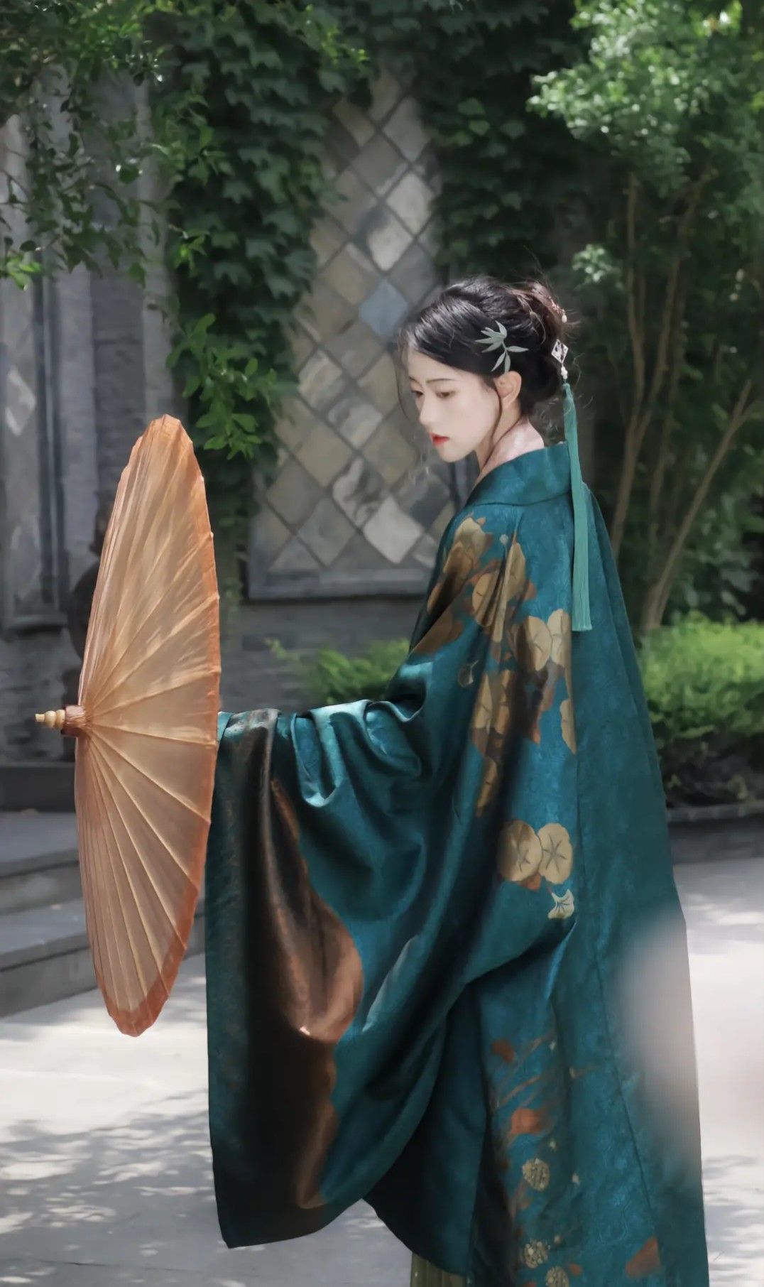 Elite Reimagining of Traditional Cheongsam:A Summer Fashion Statement Elite Reimagining of Traditional Cheongsam:A Summer Fashion Statement