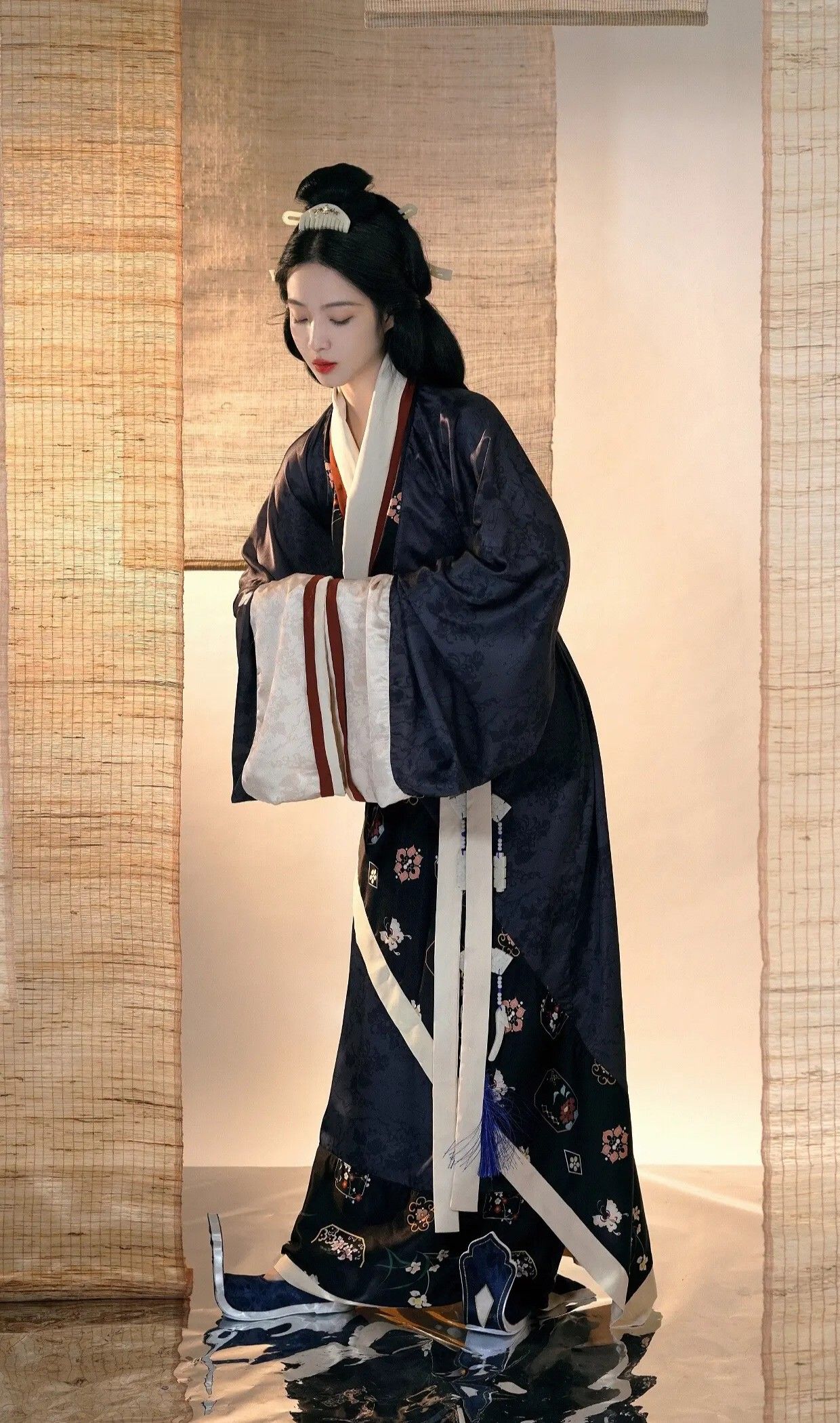 The Splendor of Purple in the Hanfu of the Wei and Jin Dynasties The Splendor of Purple in the Hanfu of the Wei and Jin Dynasties