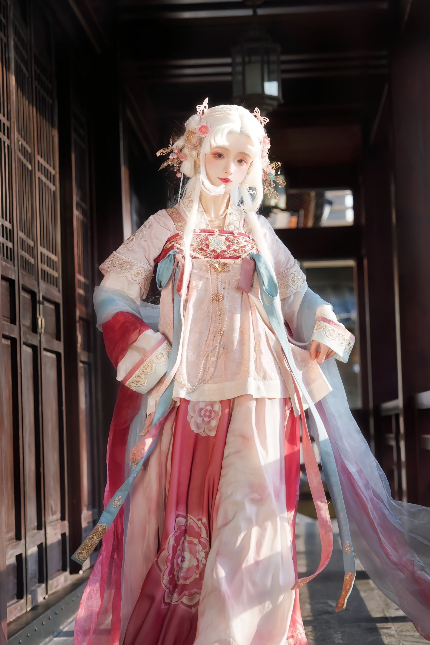 Winter Hanfu Undershirts for Girls:A Guide to Stylish and Warm Options Winter Hanfu Undershirts for Girls:A Guide to Stylish and Warm Options