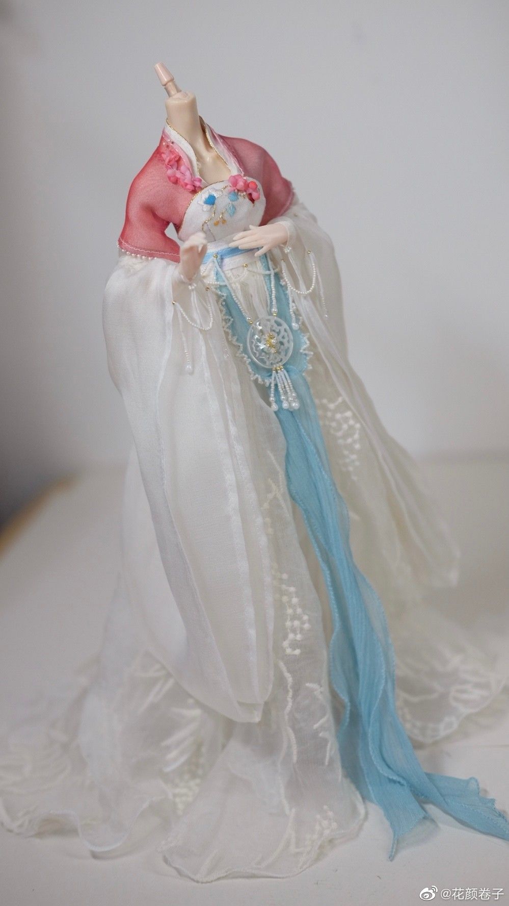 The Splendor of Hanfu:Exploring the Elegance of Yulouchun-Style Han Clothing The Splendor of Hanfu:Exploring the Elegance of Yulouchun-Style Han Clothing