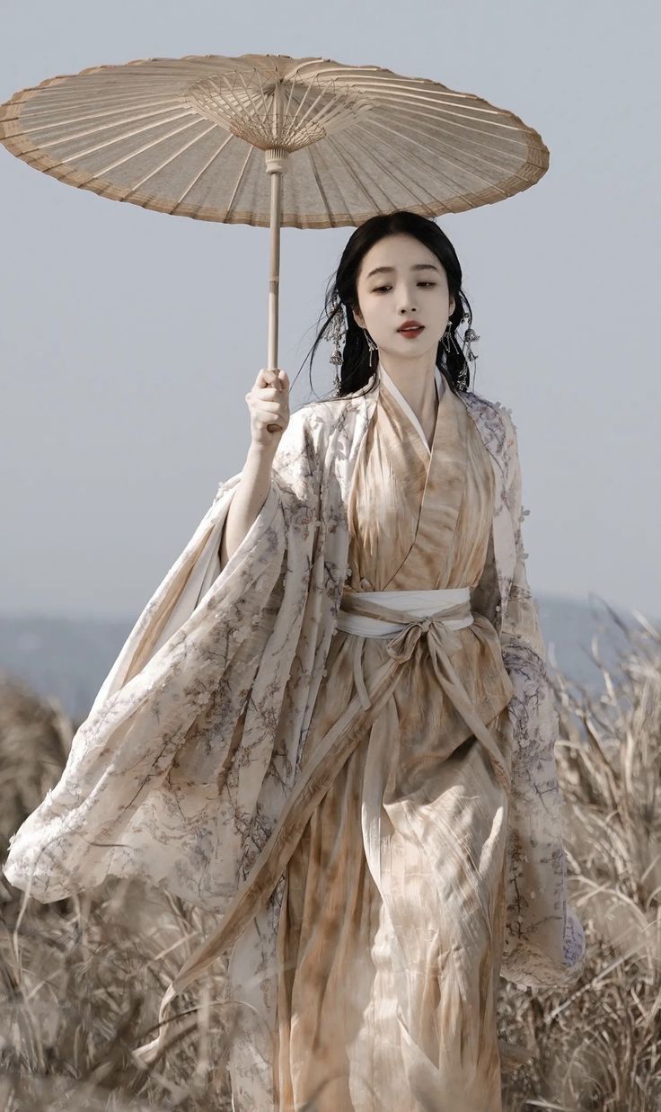 The Role of Pipa as a Props for Hanfu Photo Shoot:A Detailed Exploration The Role of Pipa as a Props for Hanfu Photo Shoot:A Detailed Exploration