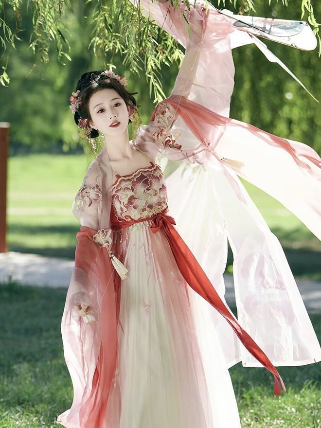 Mongolian Cheongsam:Embracing Tradition in the Heart of Mongolia Mongolian Cheongsam:Embracing Tradition in the Heart of Mongolia