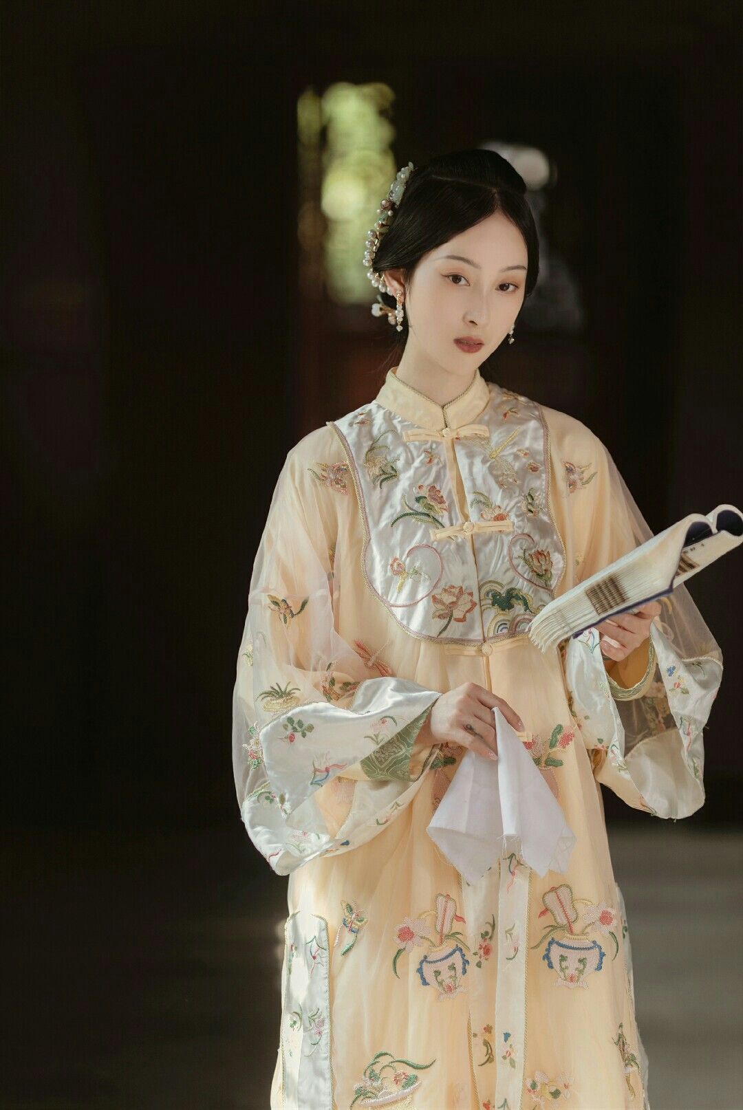 The Charm of Traditional Hanfu Fashion for the Little Ones in the Ancient Capital of Changan The Charm of Traditional Hanfu Fashion for the Little Ones in the Ancient Capital of Changan