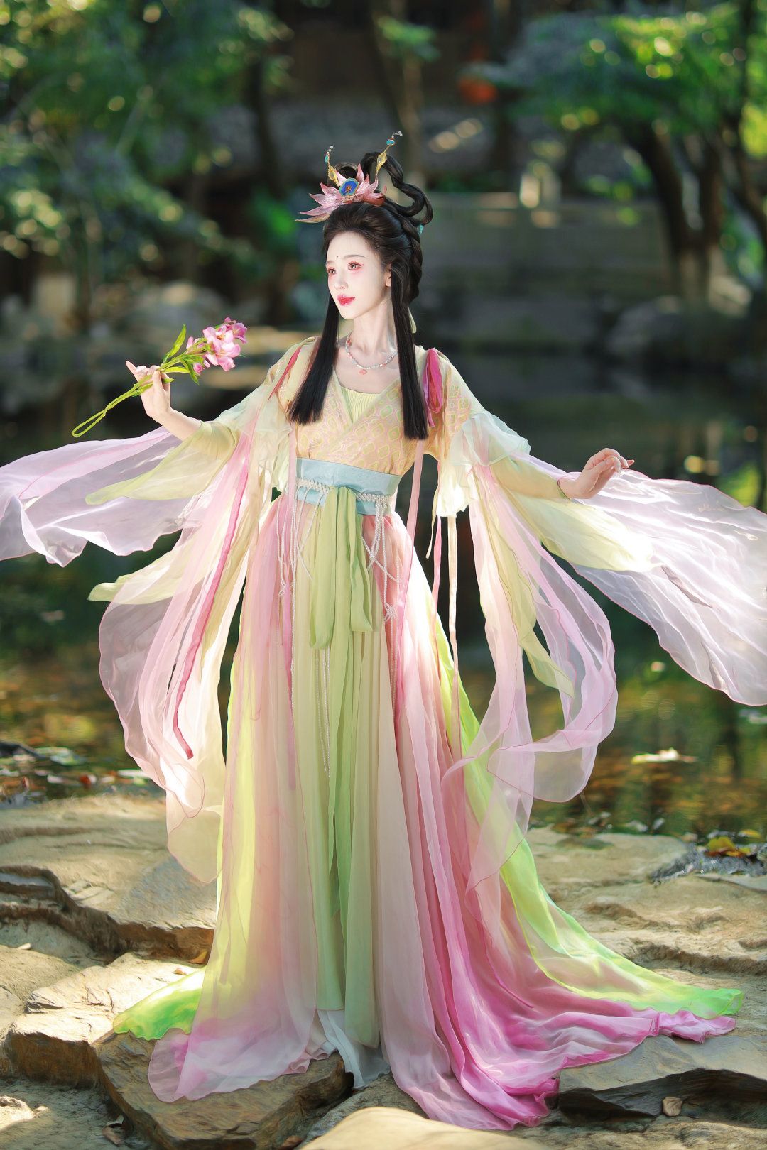 The Enchantment of a Traditional Chinese Cheongsam for the Brides Wedding Trousseau The Enchantment of a Traditional Chinese Cheongsam for the Brides Wedding Trousseau