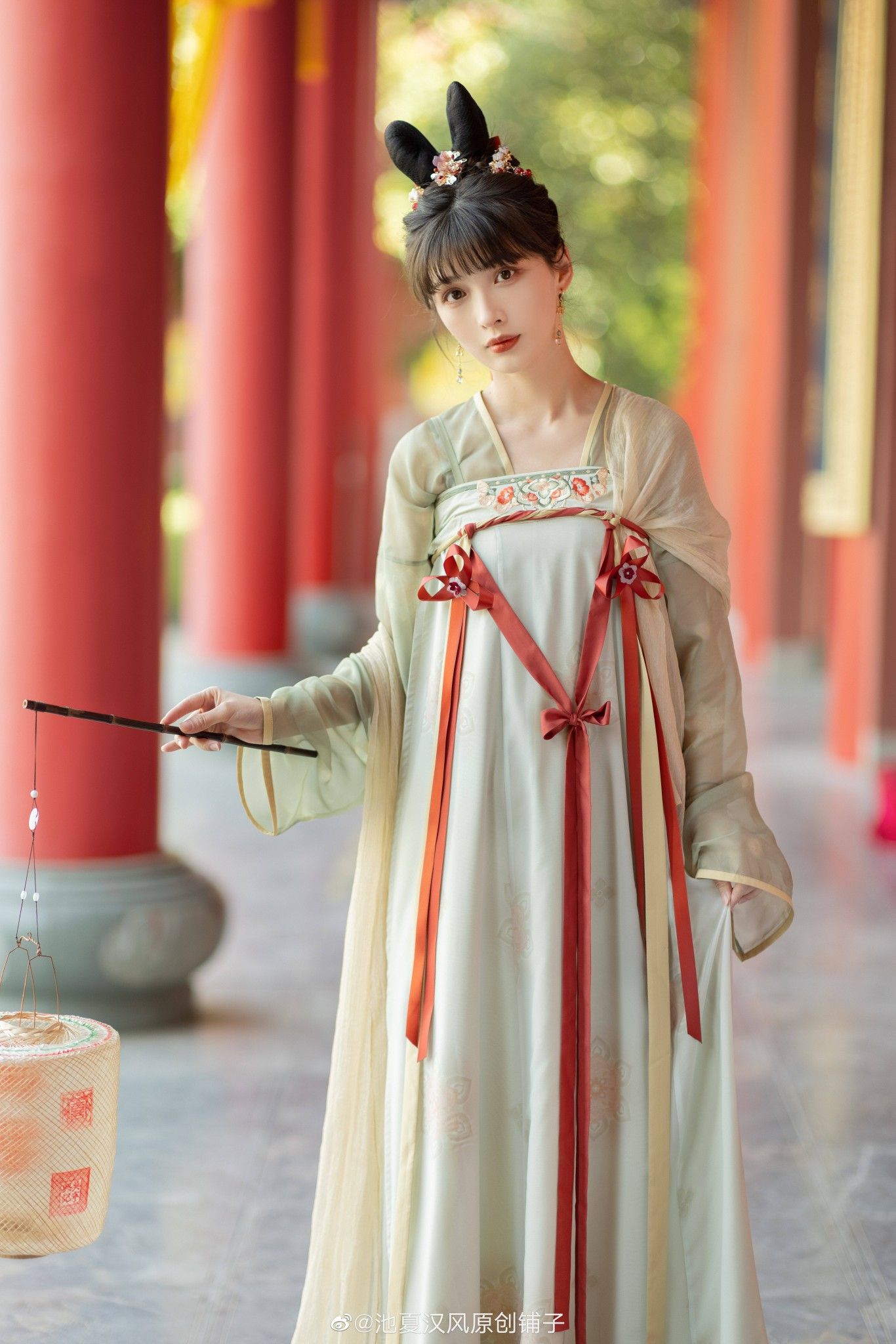 Embracing Youthful Elegance:The Revival of Qipao with Modern Charm Embracing Youthful Elegance:The Revival of Qipao with Modern Charm