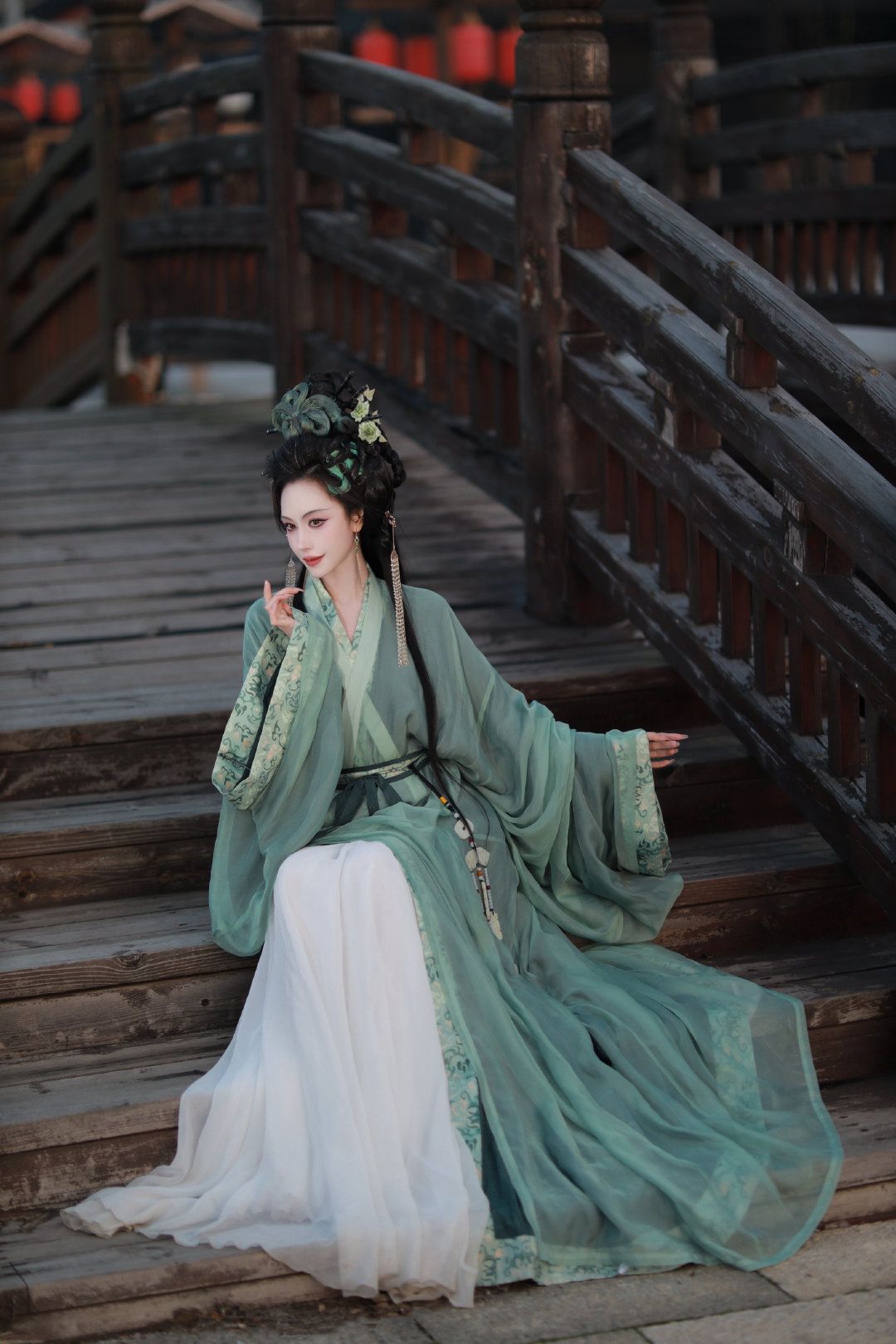 The Enigma of Ancient Womens Cape in Traditional Chinese Costumes The Enigma of Ancient Womens Cape in Traditional Chinese Costumes