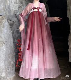 Zhang Yunleis Gown-Inspired Cheongsam:A Blend of Traditional Elegance and Modern Charm Zhang Yunleis Gown-Inspired Cheongsam:A Blend of Traditional Elegance and Modern Charm