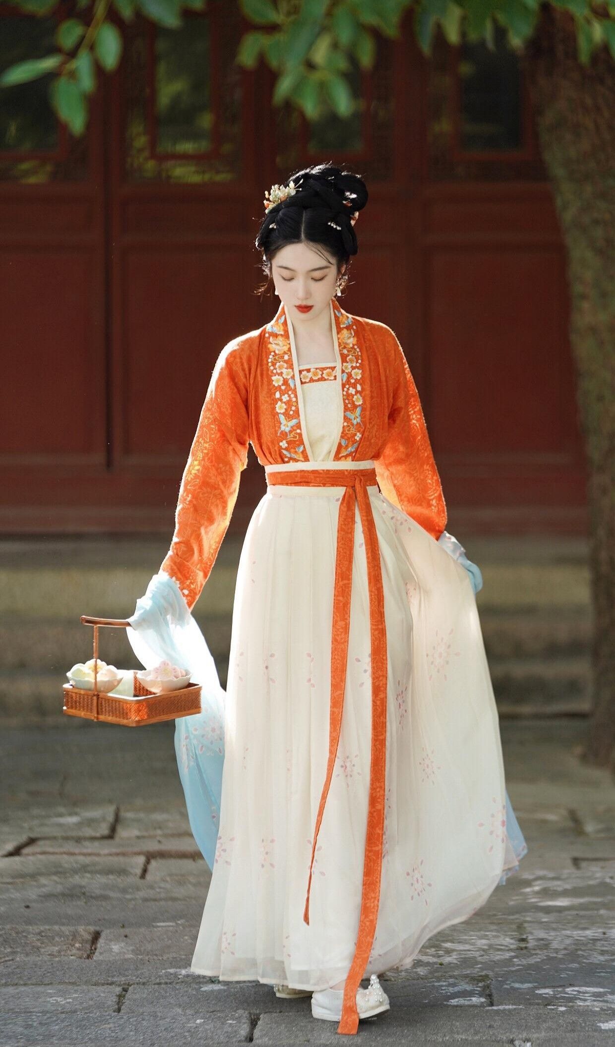 Bamboo Pattern Cheongsam:A Blend of Tradition and Elegance Bamboo Pattern Cheongsam:A Blend of Tradition and Elegance