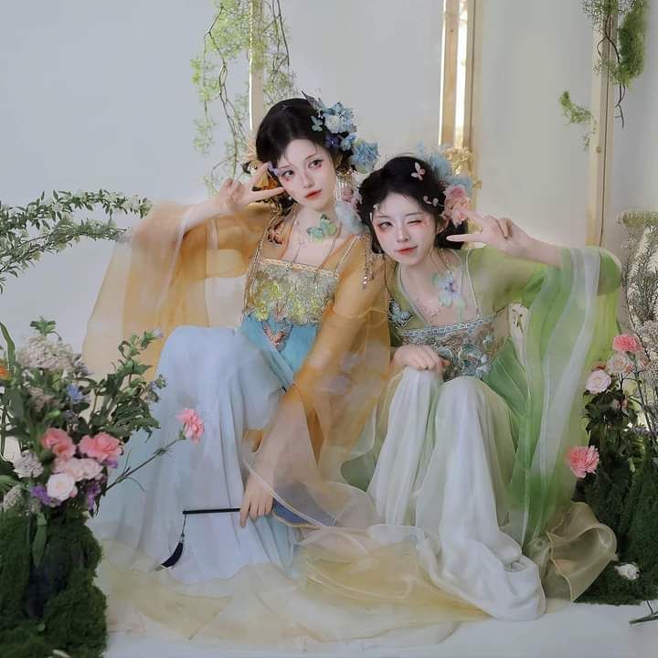 Vintage Qipao Fashion:The Revival of Imperial Chinas Palace Style with Traditional Qipao Clothing Vintage Qipao Fashion:The Revival of Imperial Chinas Palace Style with Traditional Qipao Clothing