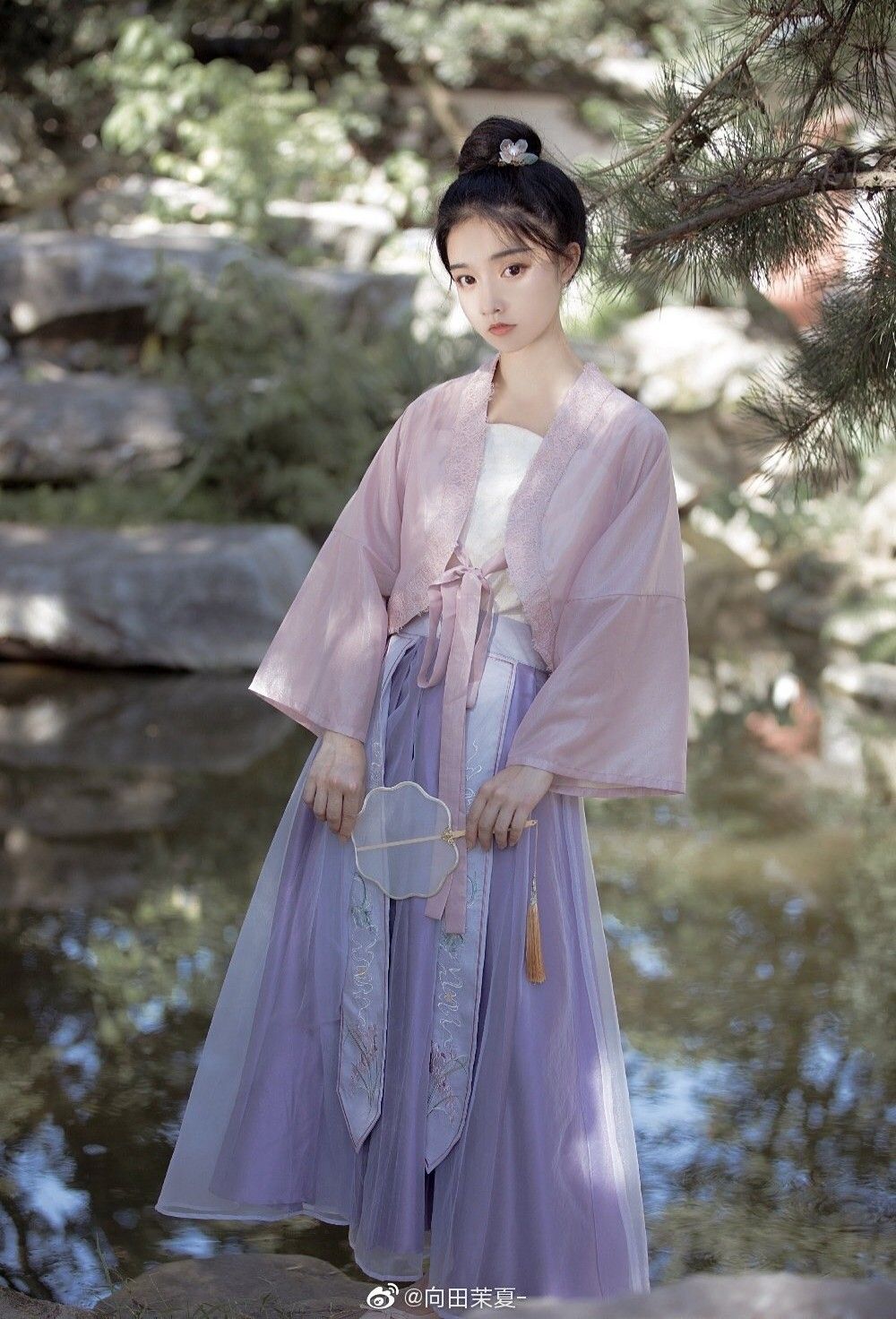 The Rise of Cheongsam:A Journey Through the Evolution of the Traditional Chinese Dress in 2010 The Rise of Cheongsam:A Journey Through the Evolution of the Traditional Chinese Dress in 2010