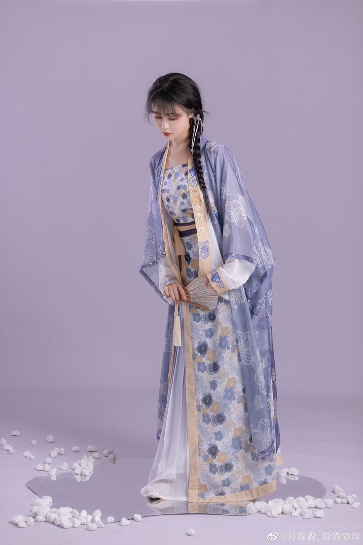 Traditional Chinese Style Puff-Skirt Ensemble for Women in Winter Traditional Chinese Style Puff-Skirt Ensemble for Women in Winter