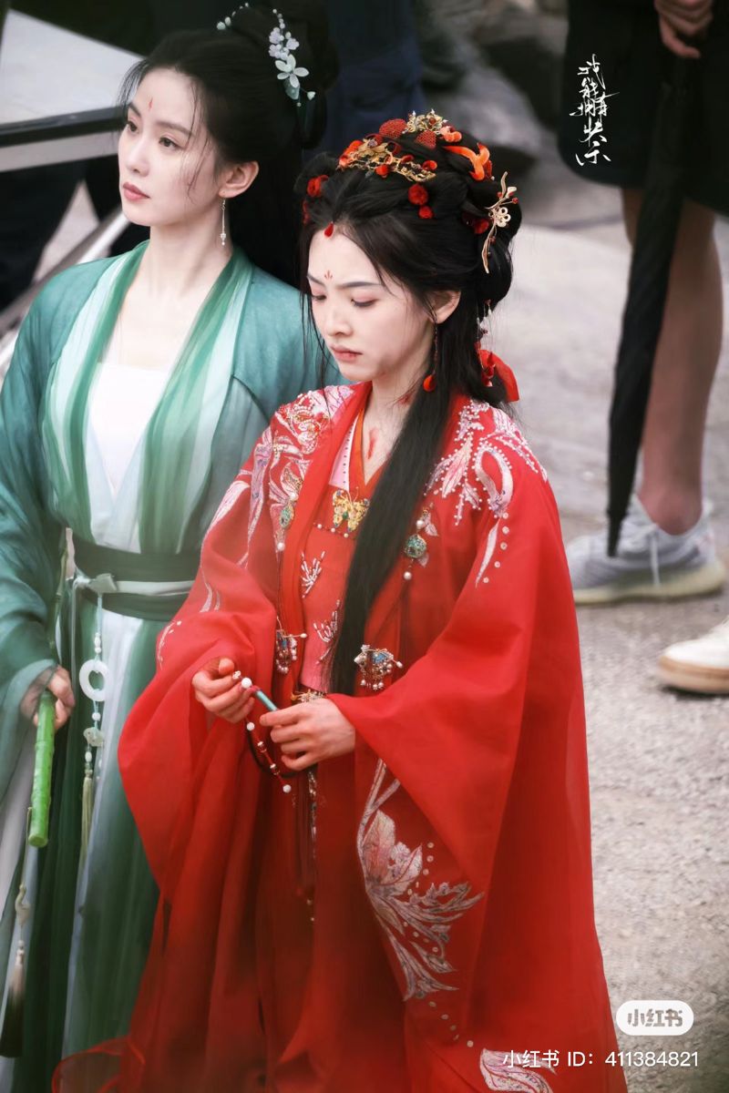 The Rise of Hanfu Hair:The Role of Wigs in Modern Fashion Statements The Rise of Hanfu Hair:The Role of Wigs in Modern Fashion Statements