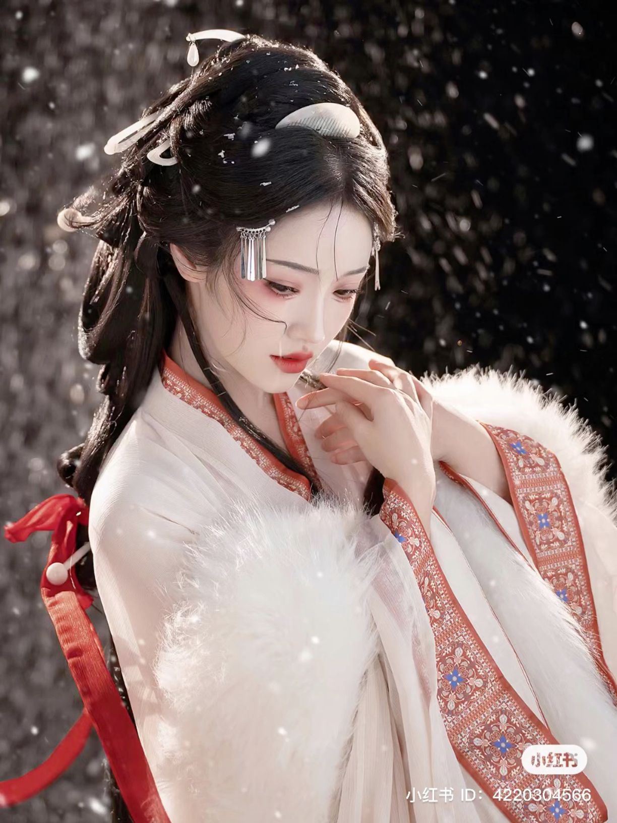 Winter and Autumn Fashion Trends for Little Girls in Traditional Hanfu Costumes Winter and Autumn Fashion Trends for Little Girls in Traditional Hanfu Costumes