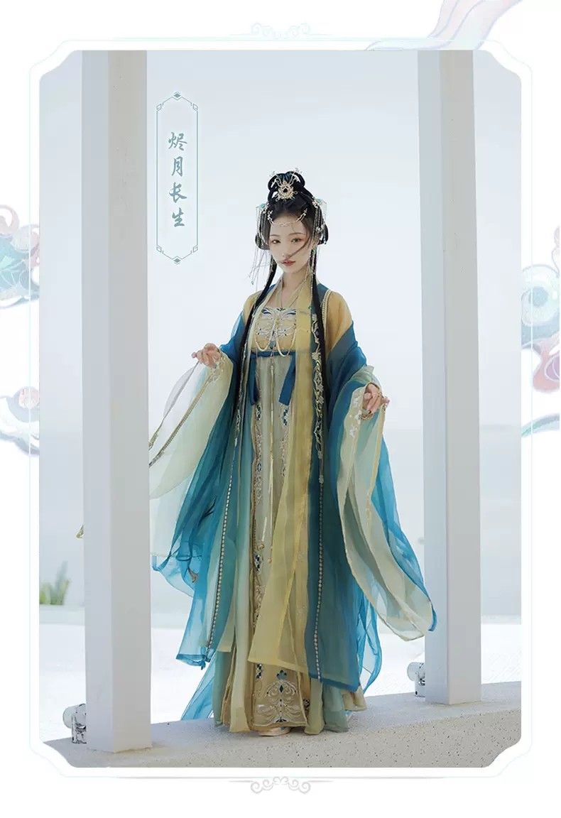 Elemental Cheongsam:A Blend of Traditional Elegance and Modern Elements Elemental Cheongsam:A Blend of Traditional Elegance and Modern Elements