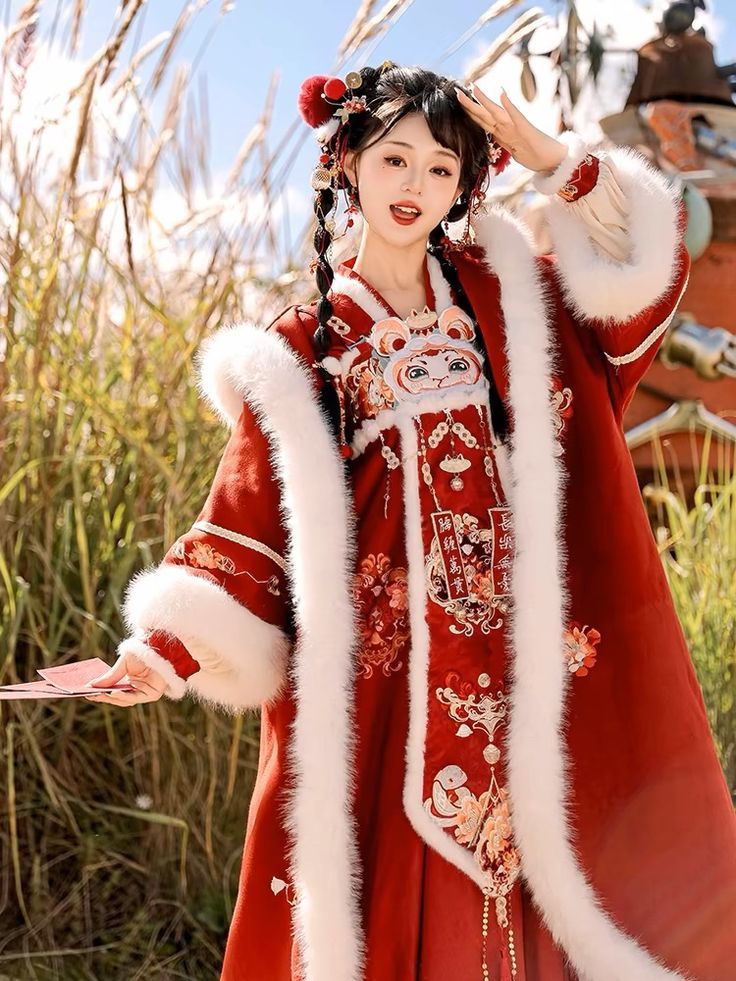 Peacock Pattern Cheongsam:A Blend of Tradition and Modernity Peacock Pattern Cheongsam:A Blend of Tradition and Modernity