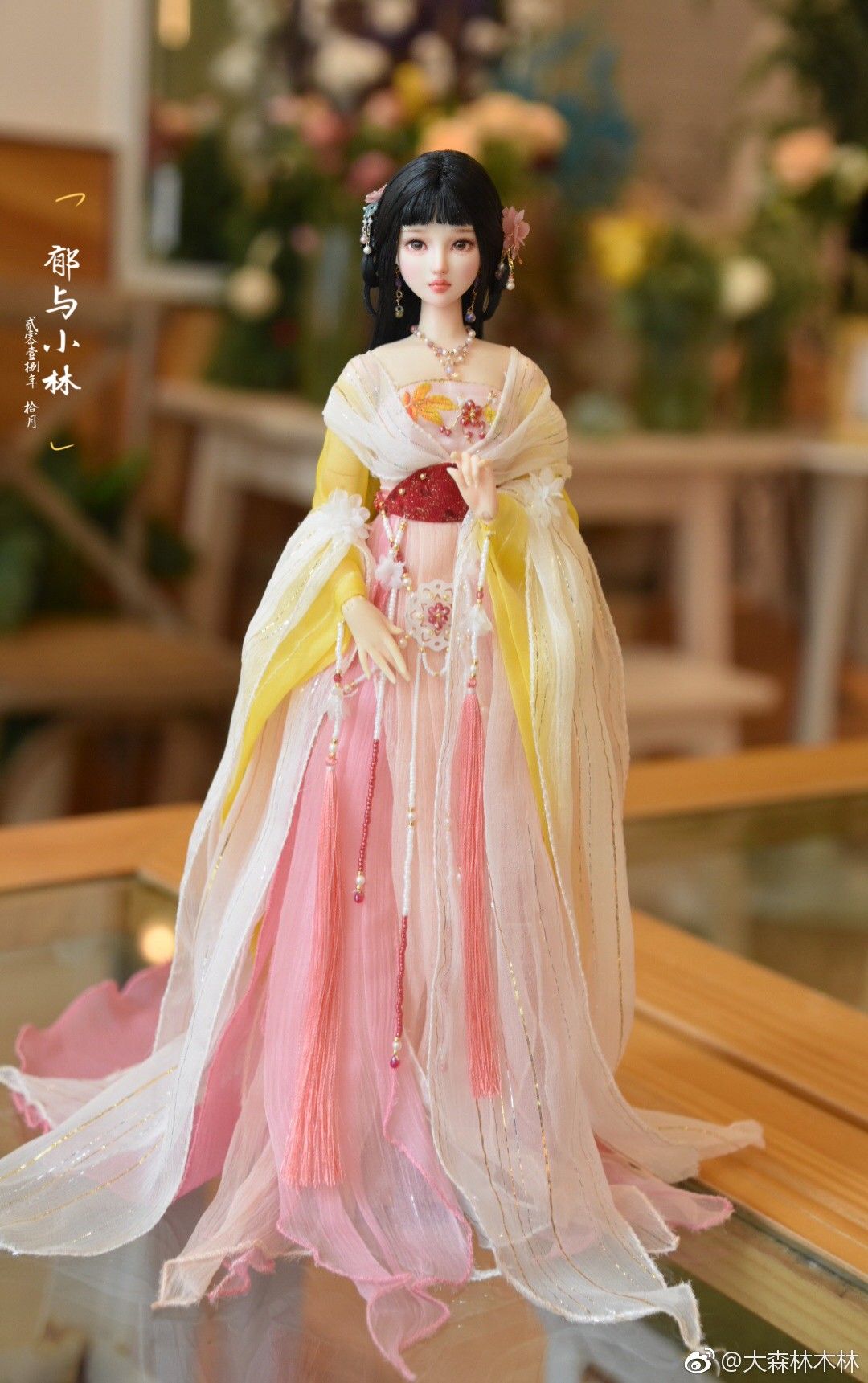 Zhang Yunleis Embrace of Traditional Hanfu:A Cultural Journey Zhang Yunleis Embrace of Traditional Hanfu:A Cultural Journey