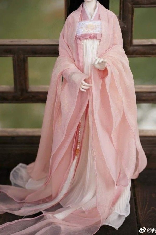 Long-Style Cheongsam for Girls:Embracing Traditional Elegance in Childrens Fashion