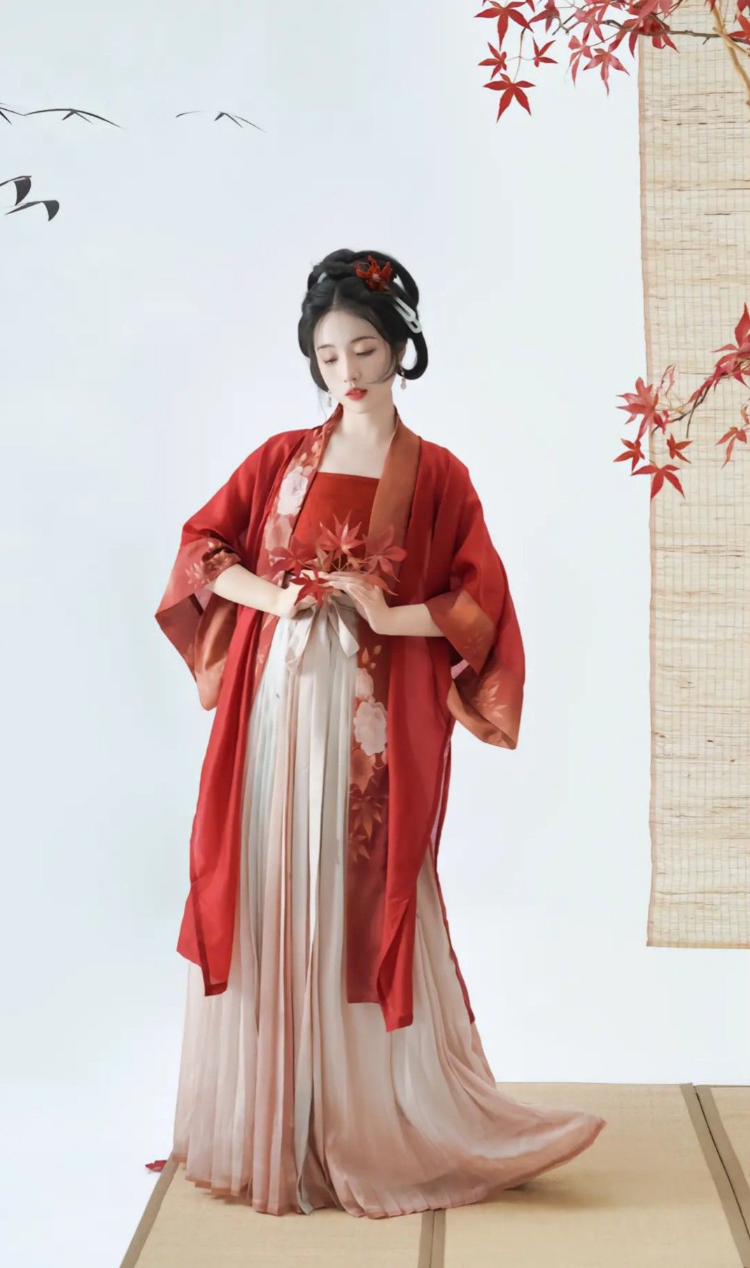 The Splendor of Hanfu:The Elaborate Beauty of the Inner Clothing and Pants The Splendor of Hanfu:The Elaborate Beauty of the Inner Clothing and Pants