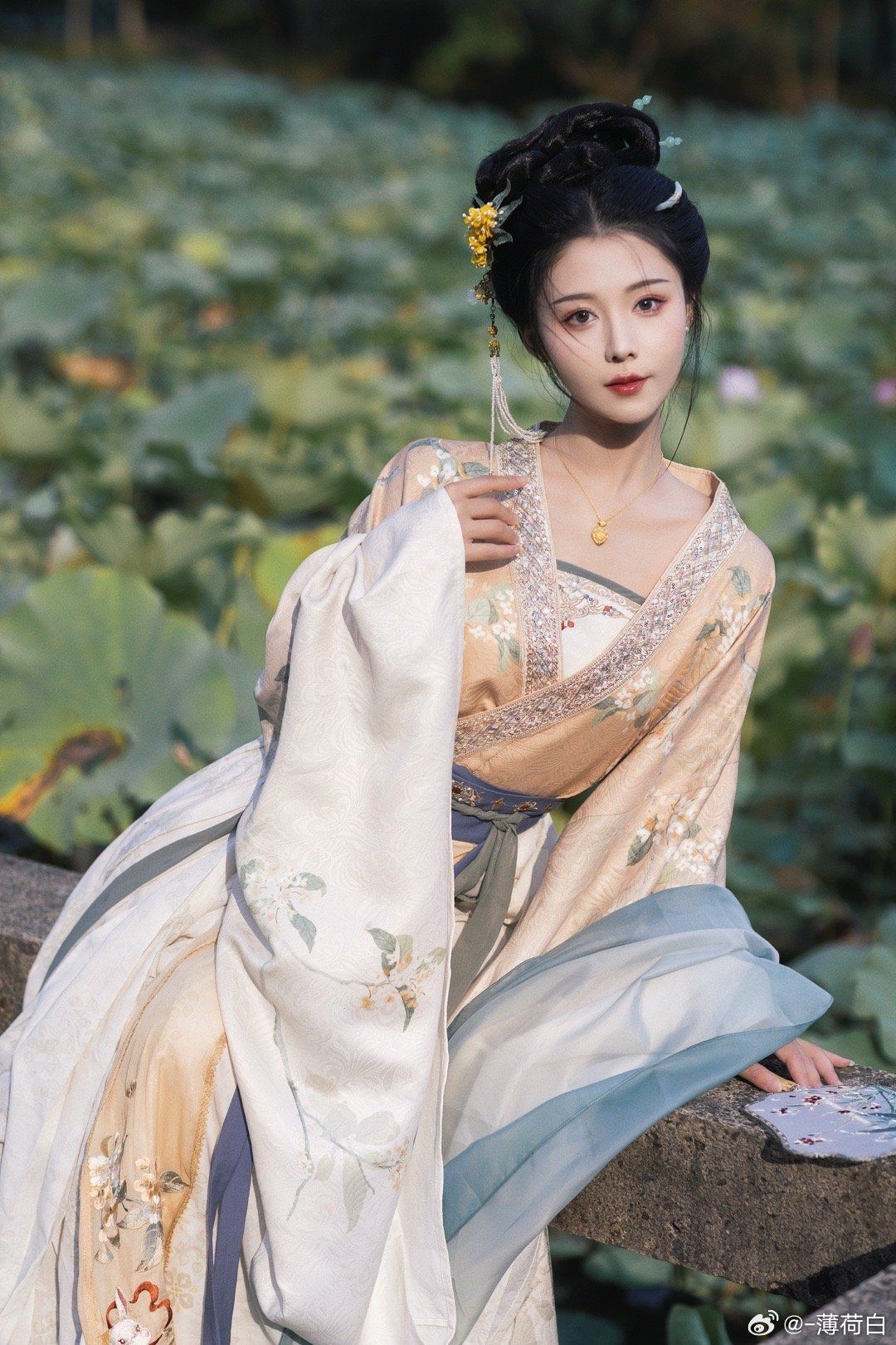 Hanfu Family Costumes:Embracing Traditional Chinese Style in Harmony Hanfu Family Costumes:Embracing Traditional Chinese Style in Harmony