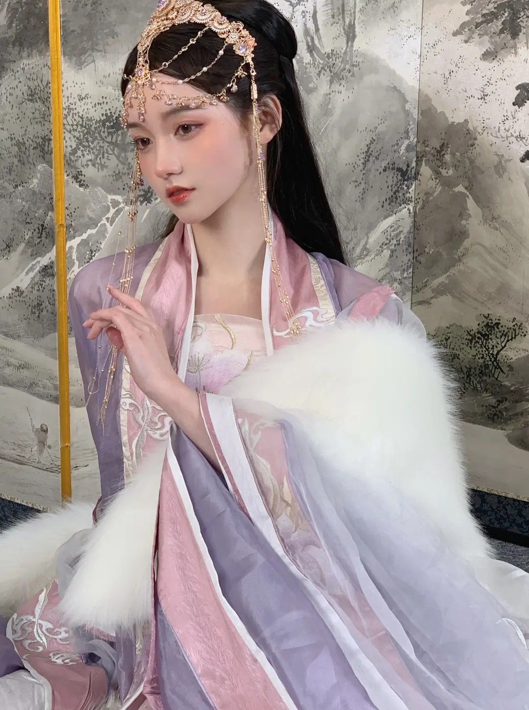 Lace Cheongsam Dress:A Slimming Fashion Statement Lace Cheongsam Dress:A Slimming Fashion Statement