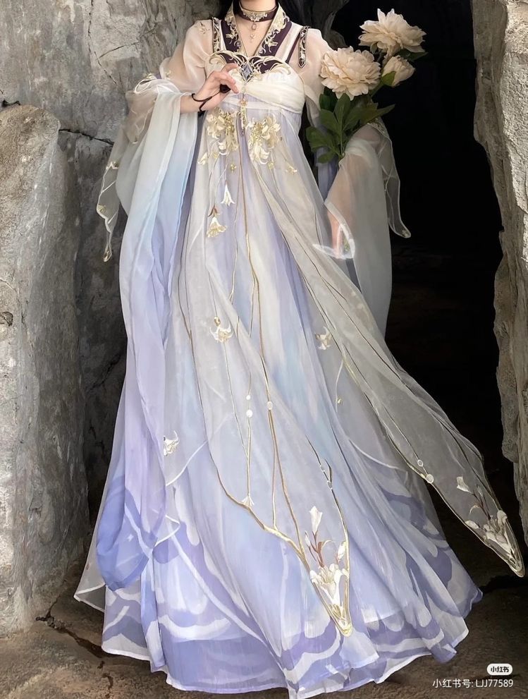 The Rise of Hanfu Fashionistas in Caoxian:Embracing Traditional Elegance The Rise of Hanfu Fashionistas in Caoxian:Embracing Traditional Elegance
