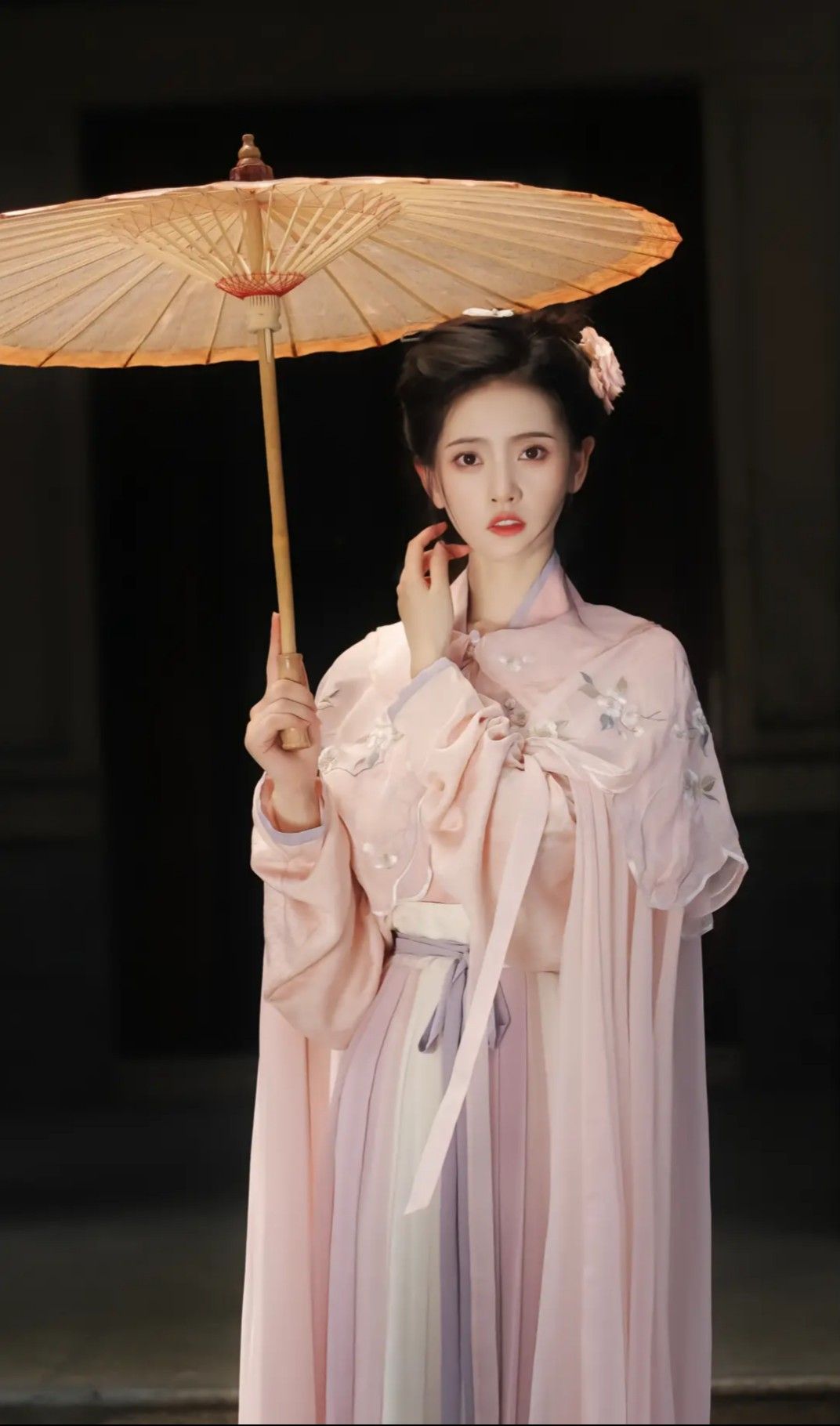The Splendor of Qin Dynasty Hanfu Women:A Journey Through Time The Splendor of Qin Dynasty Hanfu Women:A Journey Through Time