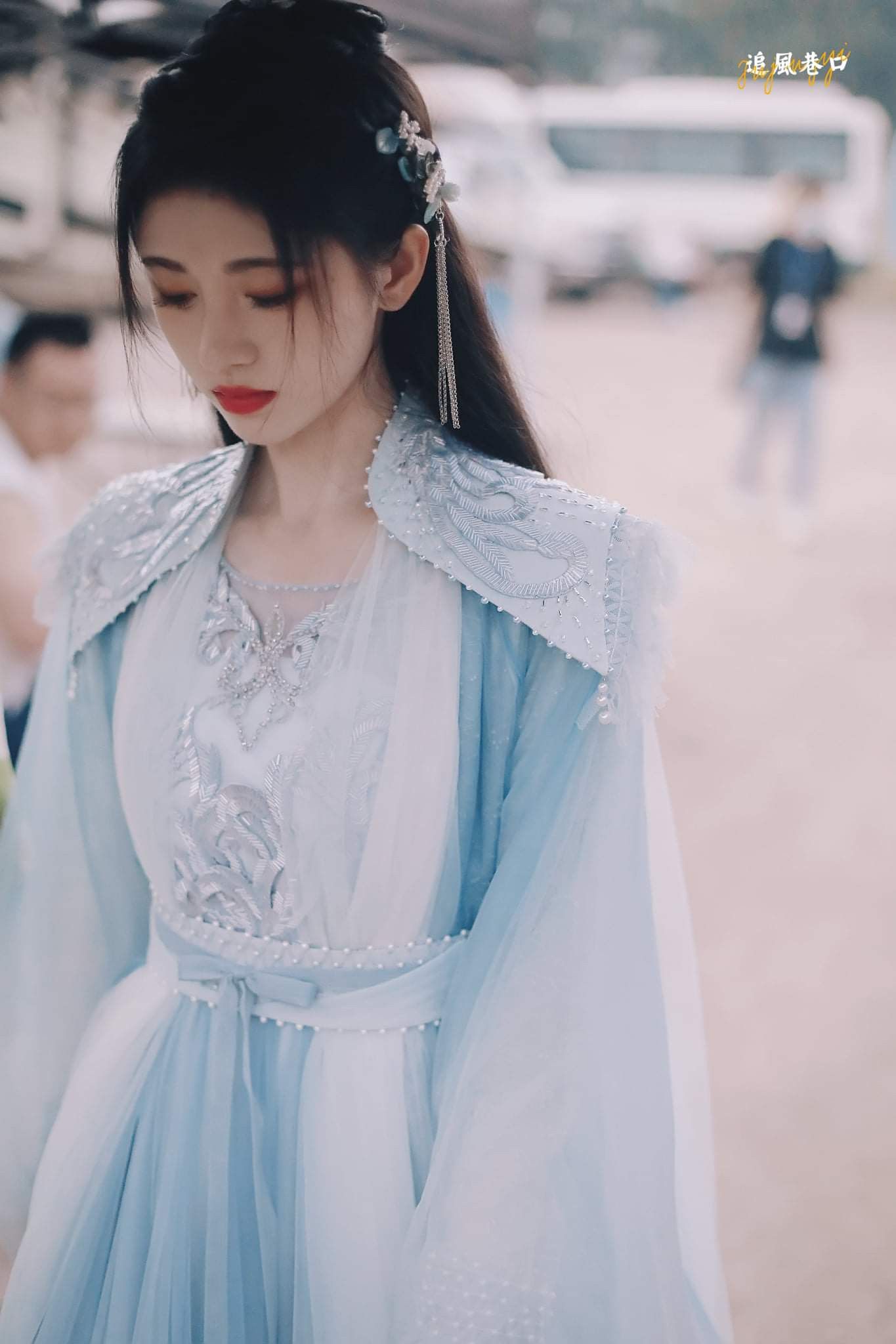 Black Hooded Winter Hanfu:The Essence of Traditional Chinese Elegance in Modern Times Black Hooded Winter Hanfu:The Essence of Traditional Chinese Elegance in Modern Times