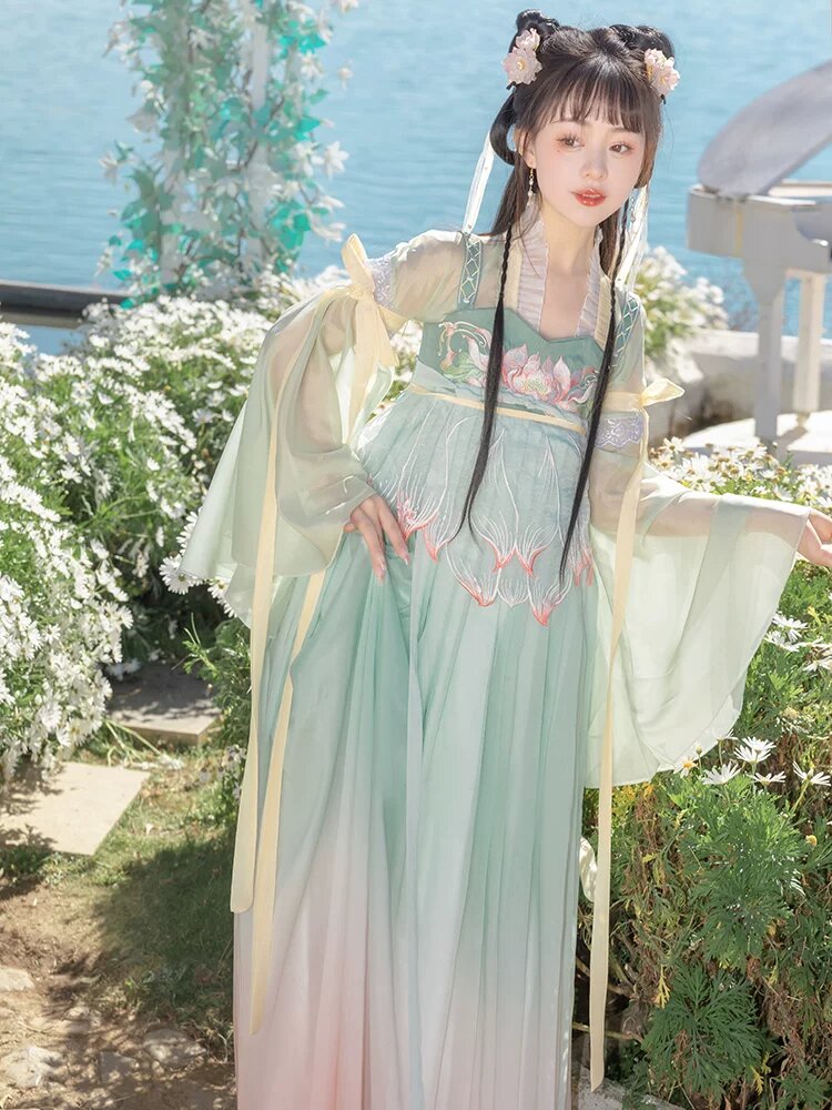 The Adventures of Young Master in Ancient Attire during Summer 2024 The Adventures of Young Master in Ancient Attire during Summer 2024