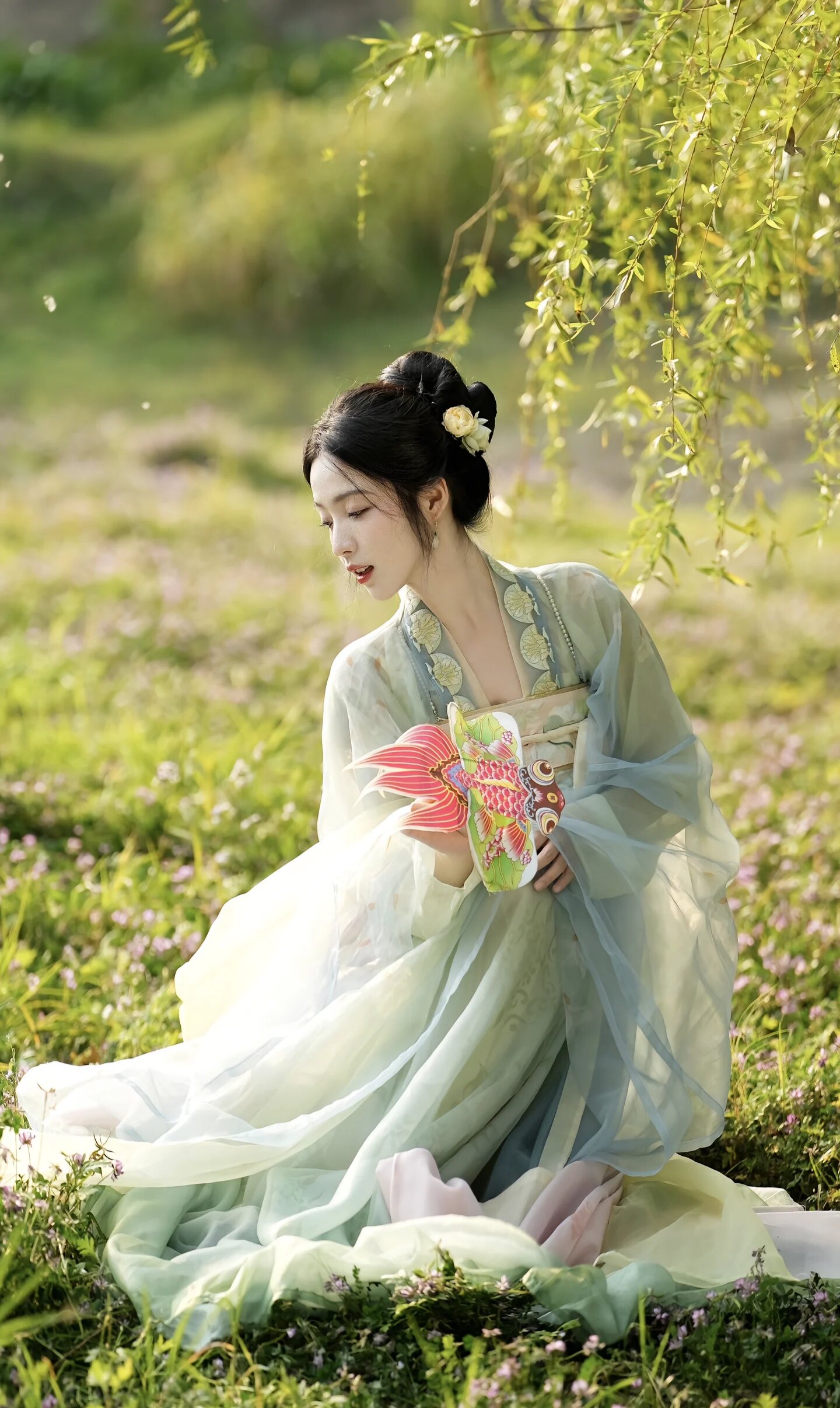 The Cloud-Kissed Silk:The Splendor of Hanfus Yunzhi Yu The Cloud-Kissed Silk:The Splendor of Hanfus Yunzhi Yu