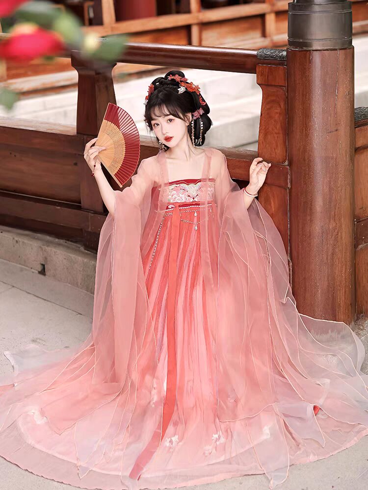 Traditional Tang-Style Clothes for a 2-Year-Old Girl Traditional Tang-Style Clothes for a 2-Year-Old Girl
