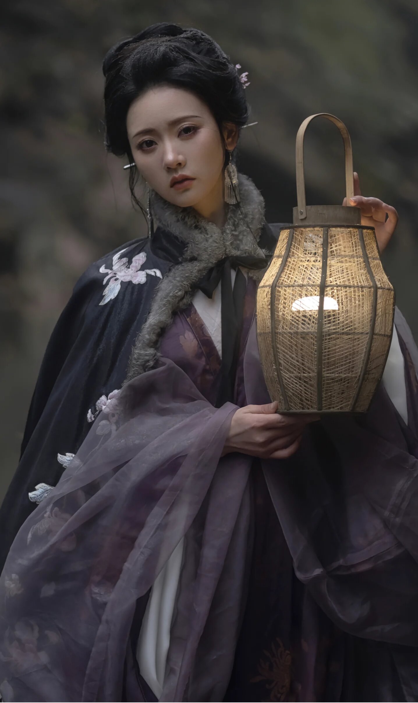 Winter Red Hanfu Cape for Women:A Blend of Tradition and Elegance Winter Red Hanfu Cape for Women:A Blend of Tradition and Elegance