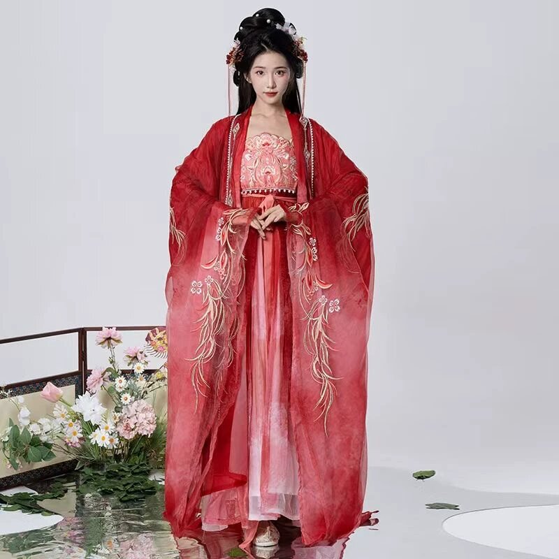 Encountering the Dragon:The Glow of the Same Style Traditional Hanfu,Liu Ying Encountering the Dragon:The Glow of the Same Style Traditional Hanfu,Liu Ying